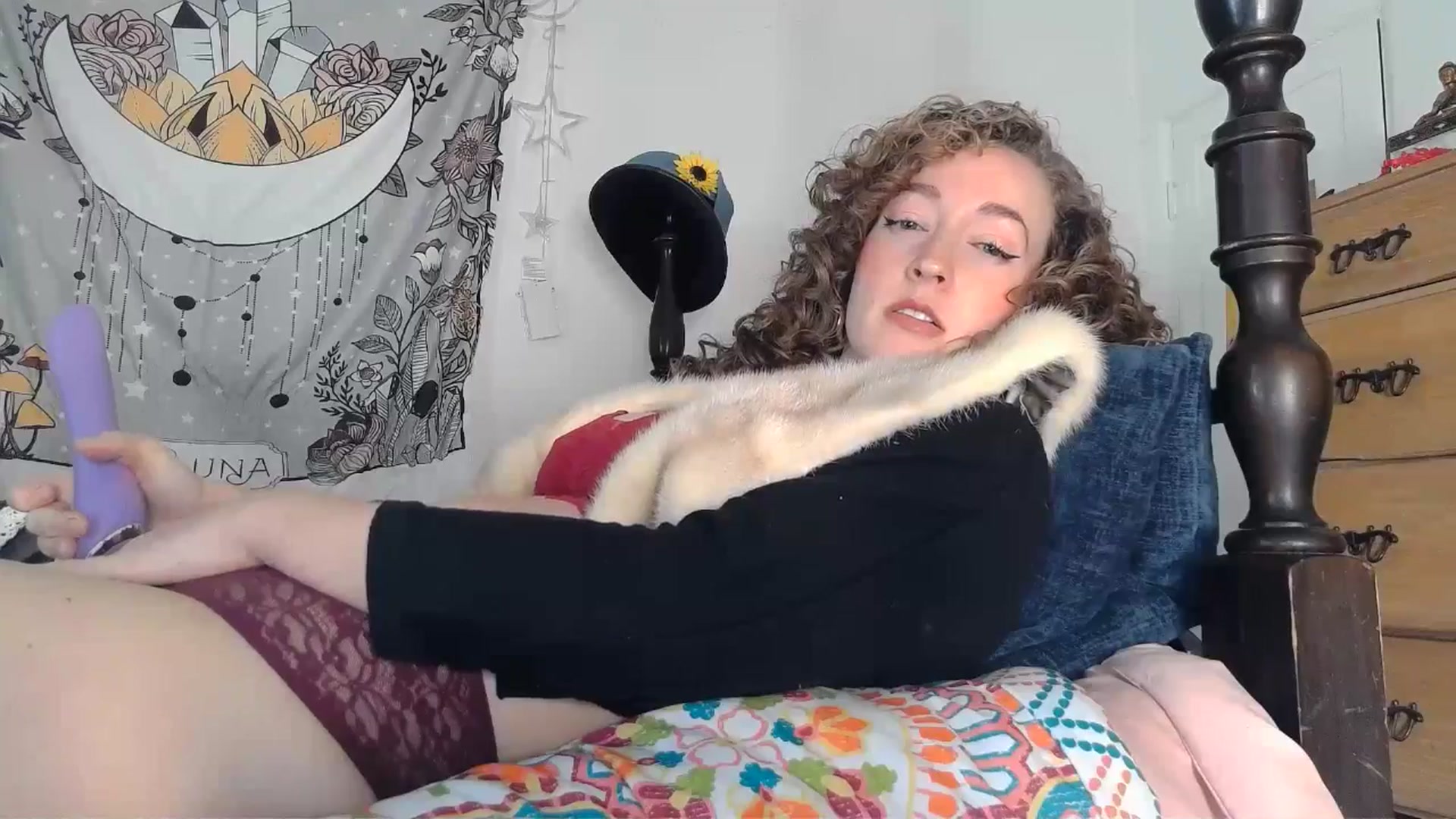 Gallery image thumbnail from TrollopTaylor's myfreecams stream on, 12/19/2024, 20:25 image 9 of 20