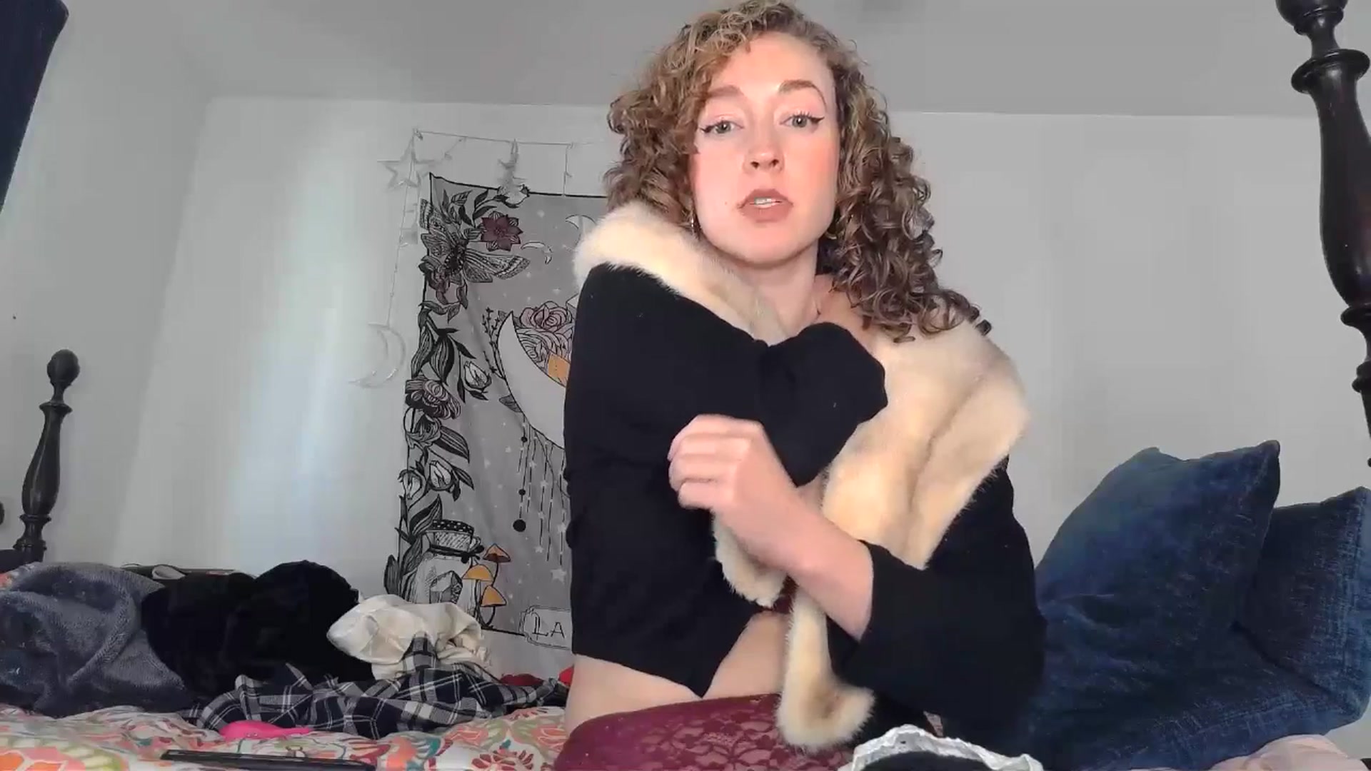 Gallery image thumbnail from TrollopTaylor's myfreecams stream on, 12/19/2024, 20:48 image 2 of 20