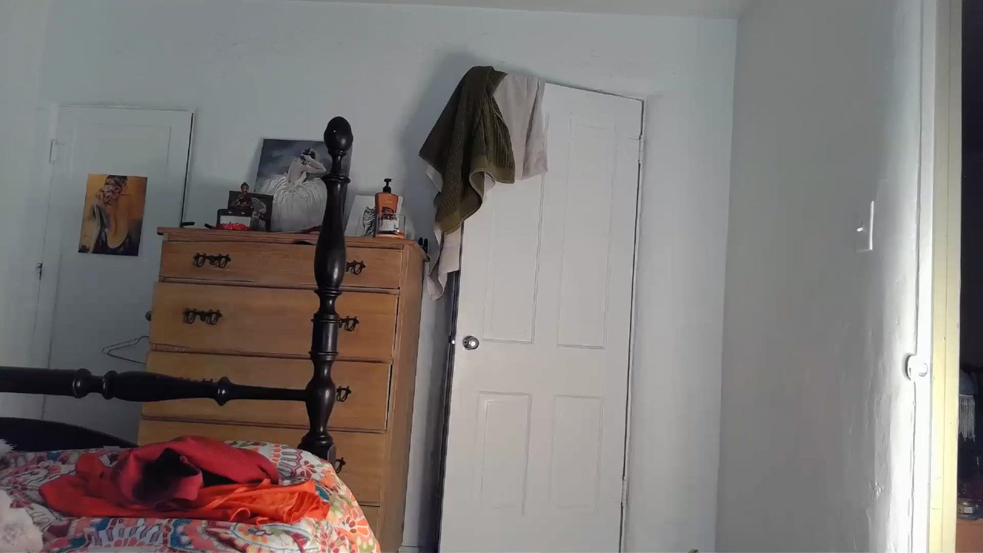 Gallery image thumbnail from TrollopTaylor's myfreecams stream on, 12/23/2024, 21:36 image 4 of 20