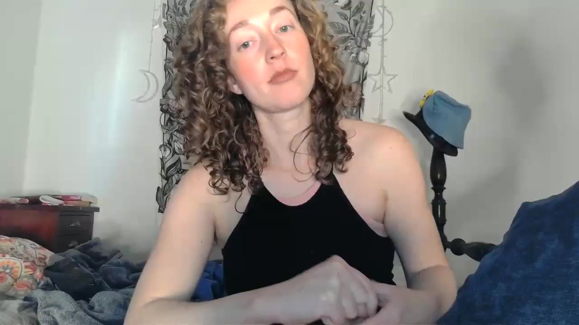 Gallery image thumbnail from TrollopTaylor's myfreecams stream on, 12/28/2024, 24:29 image 1 of 20