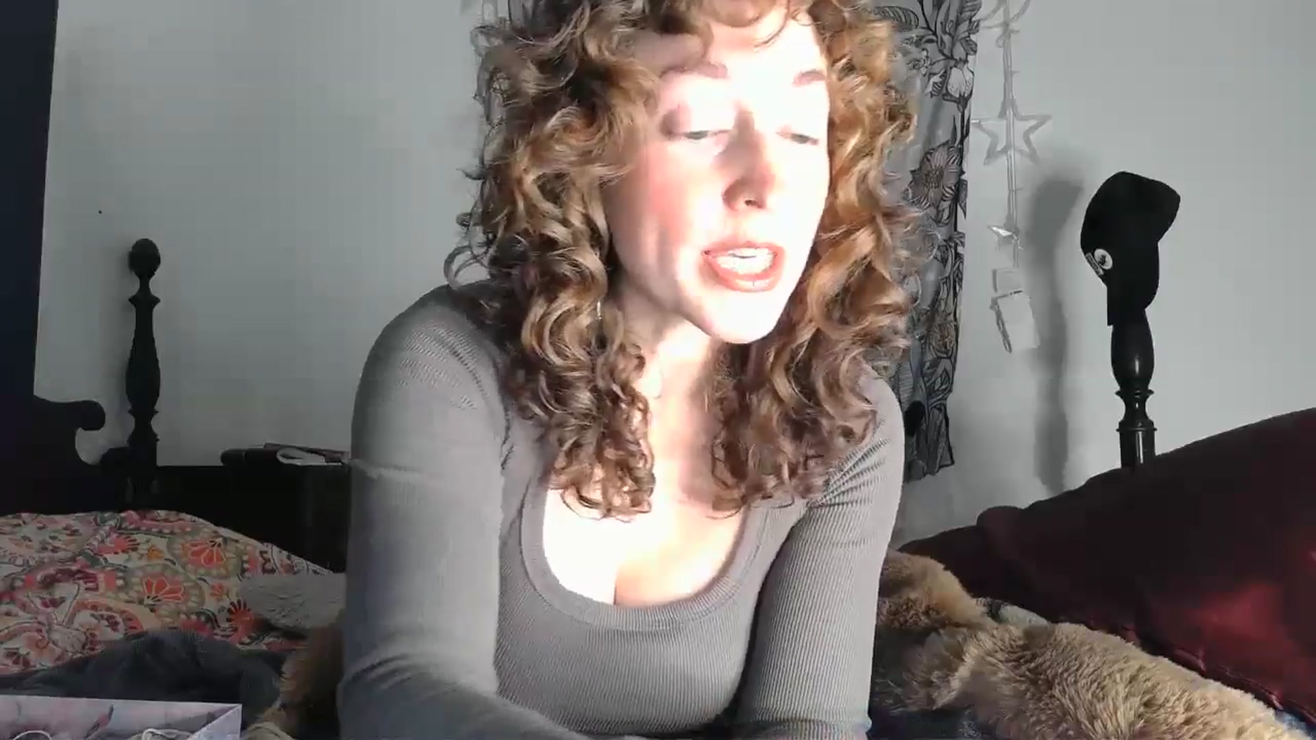 Gallery image thumbnail from TrollopTaylor's myfreecams stream on, 01/09/2025, 23:37 image 10 of 20