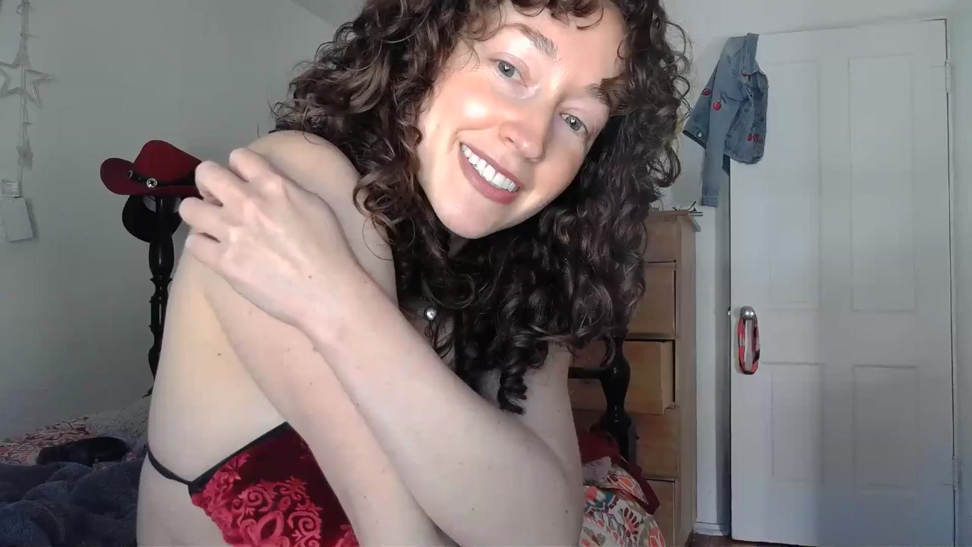 Gallery image thumbnail from TrollopTaylor's myfreecams stream on, 01/16/2025, 21:16 image 14 of 20