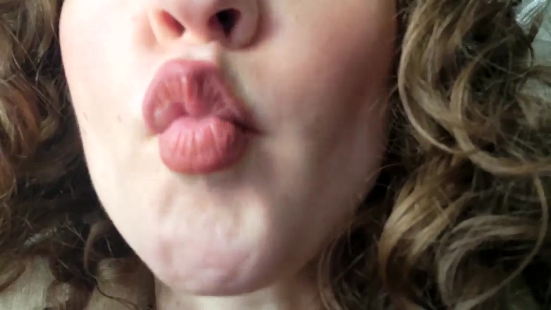 Gallery image thumbnail from TrollopTaylor's myfreecams stream on, 01/27/2025, 20:30 image 9 of 20