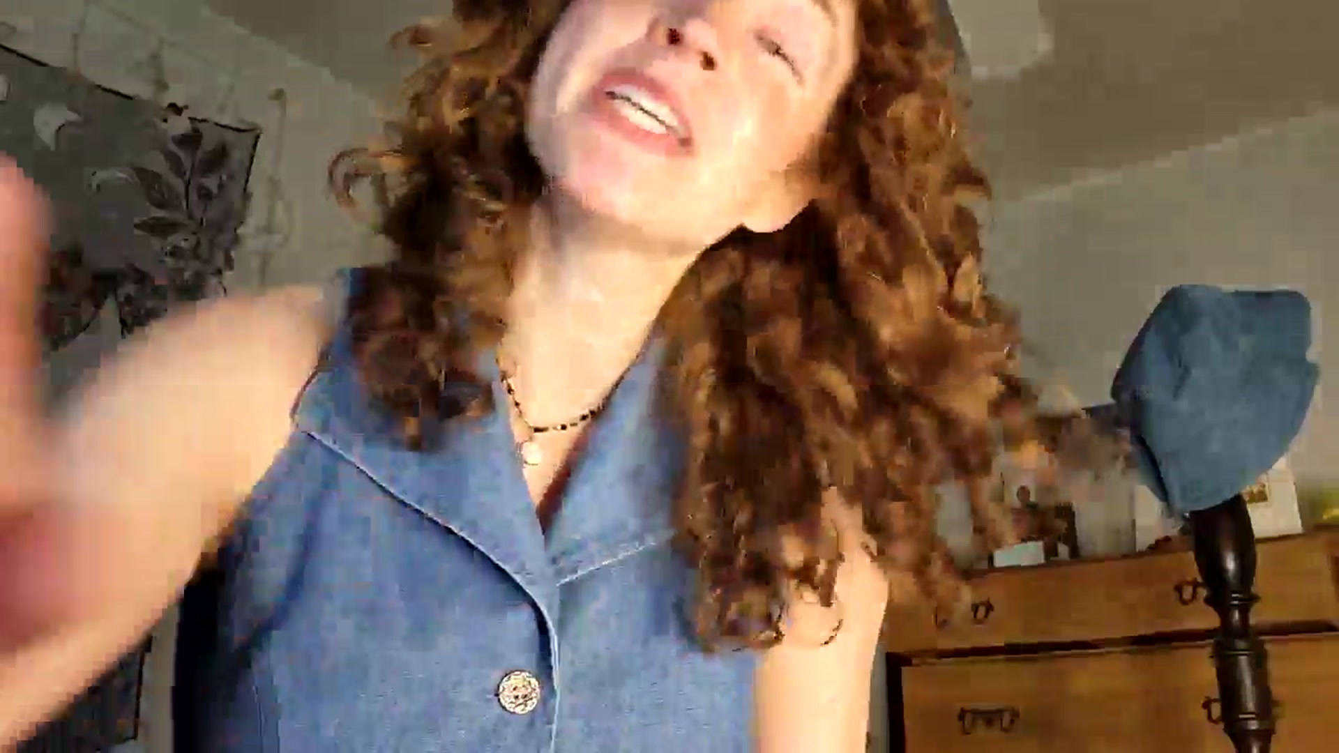 Gallery image thumbnail from TrollopTaylor's myfreecams stream on, 02/14/2025, 20:03 image 10 of 20