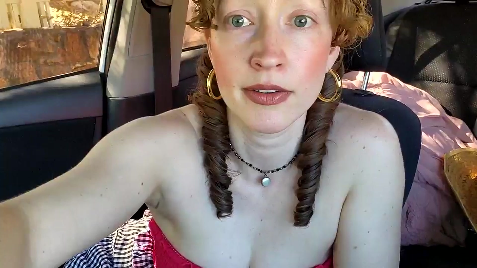 Gallery image thumbnail from TrollopTaylor's myfreecams stream on, 04/07/2025, 23:30 image 5 of 20