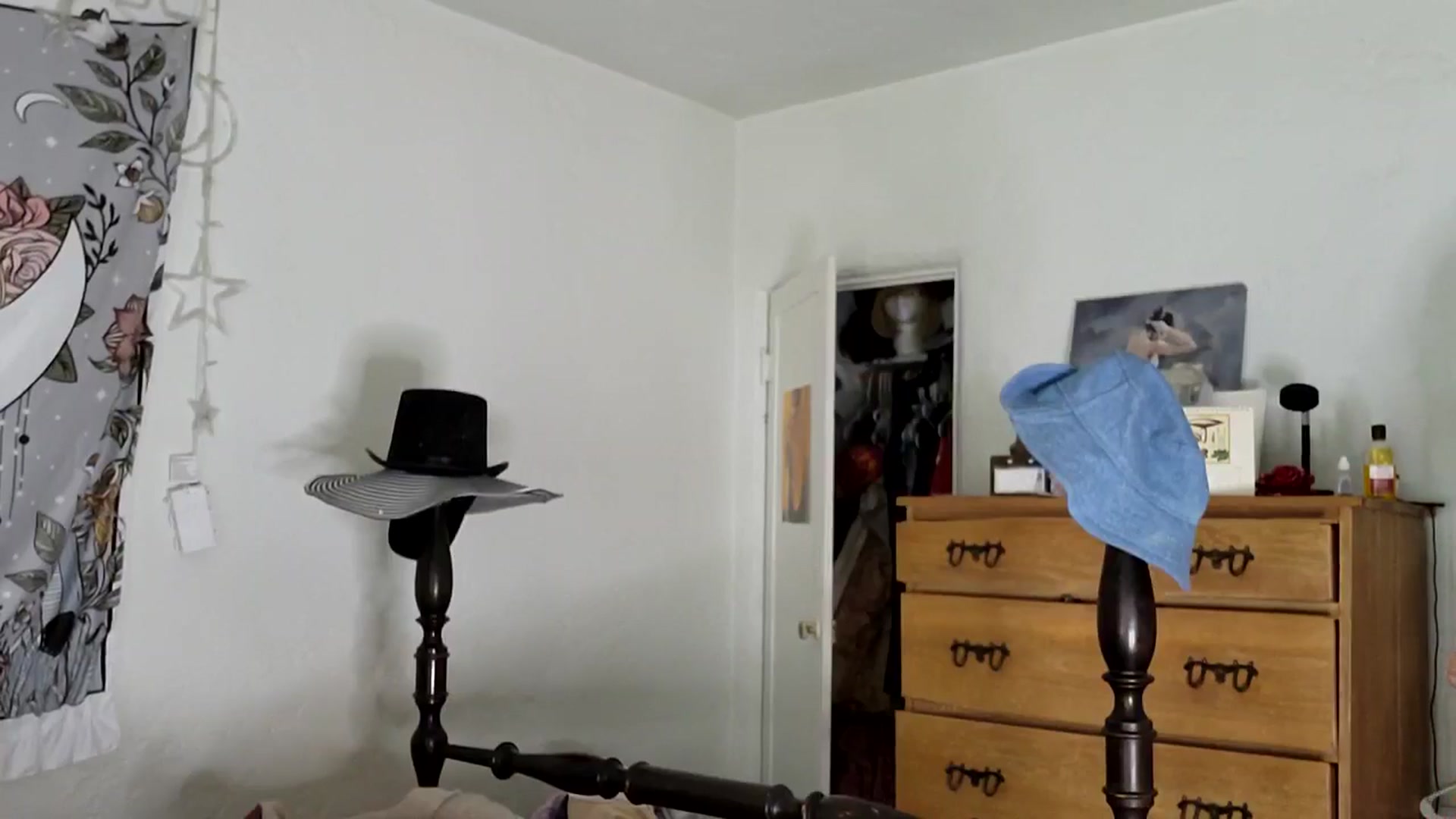Gallery image thumbnail from TrollopTaylor's myfreecams stream on, 04/18/2025, 19:23 image 20 of 20