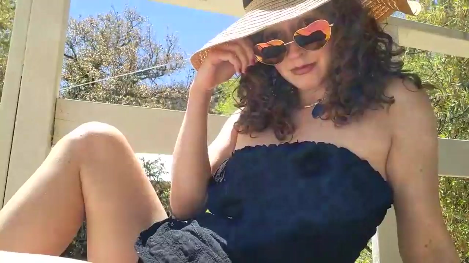 Gallery image thumbnail from TrollopTaylor's myfreecams stream on, 04/21/2025, 19:39 image 12 of 20