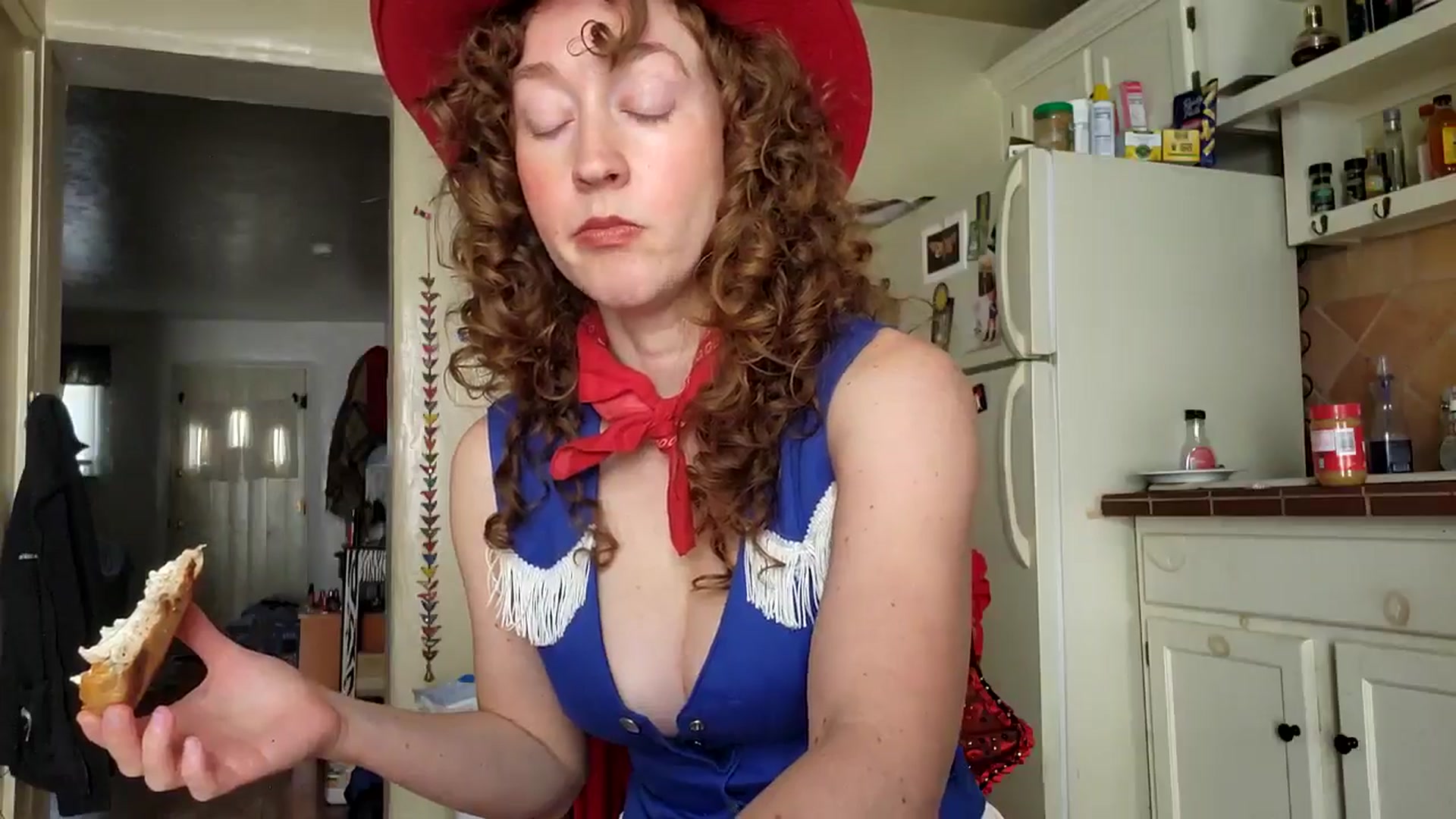 Gallery image thumbnail from TrollopTaylor's myfreecams stream on, 10/31/2025, 18:30 image 13 of 20