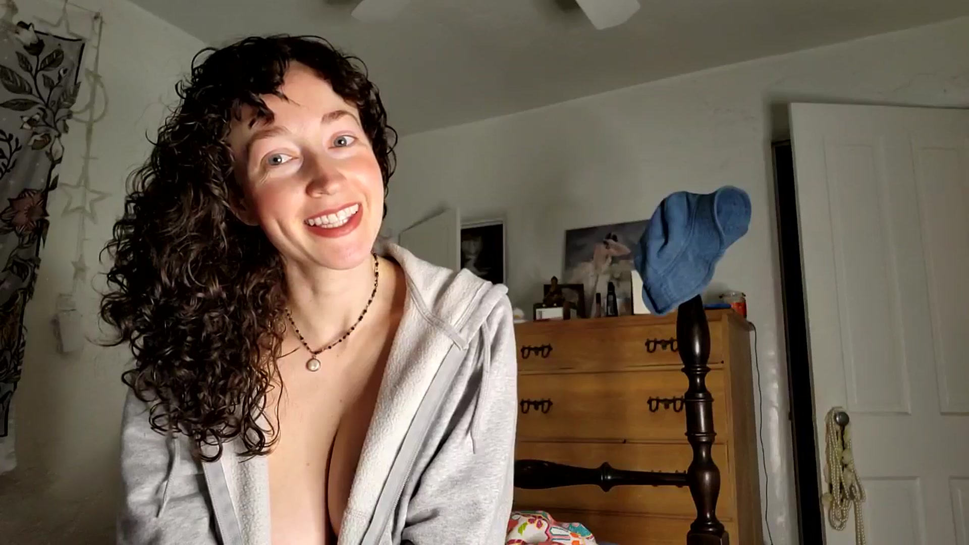 Gallery image thumbnail from TrollopTaylor's myfreecams stream on, 11/20/2025, 20:58 image 10 of 20