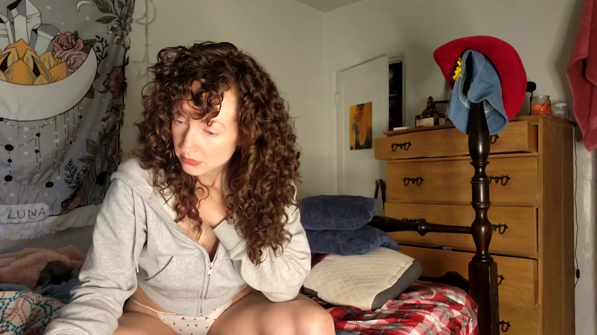 Gallery image thumbnail from TrollopTaylor's myfreecams stream on, 01/26/2026, 19:29 image 12 of 20