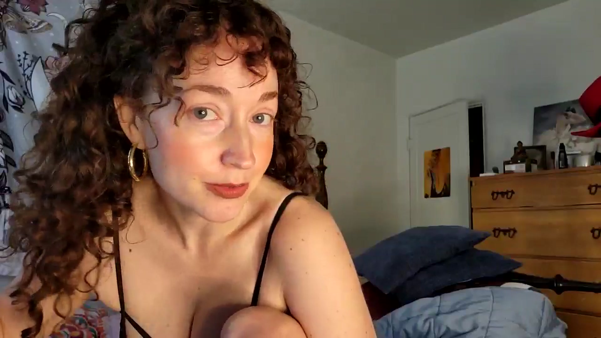 Gallery image thumbnail from TrollopTaylor's myfreecams stream on, 02/16/2026, 18:23 image 19 of 20