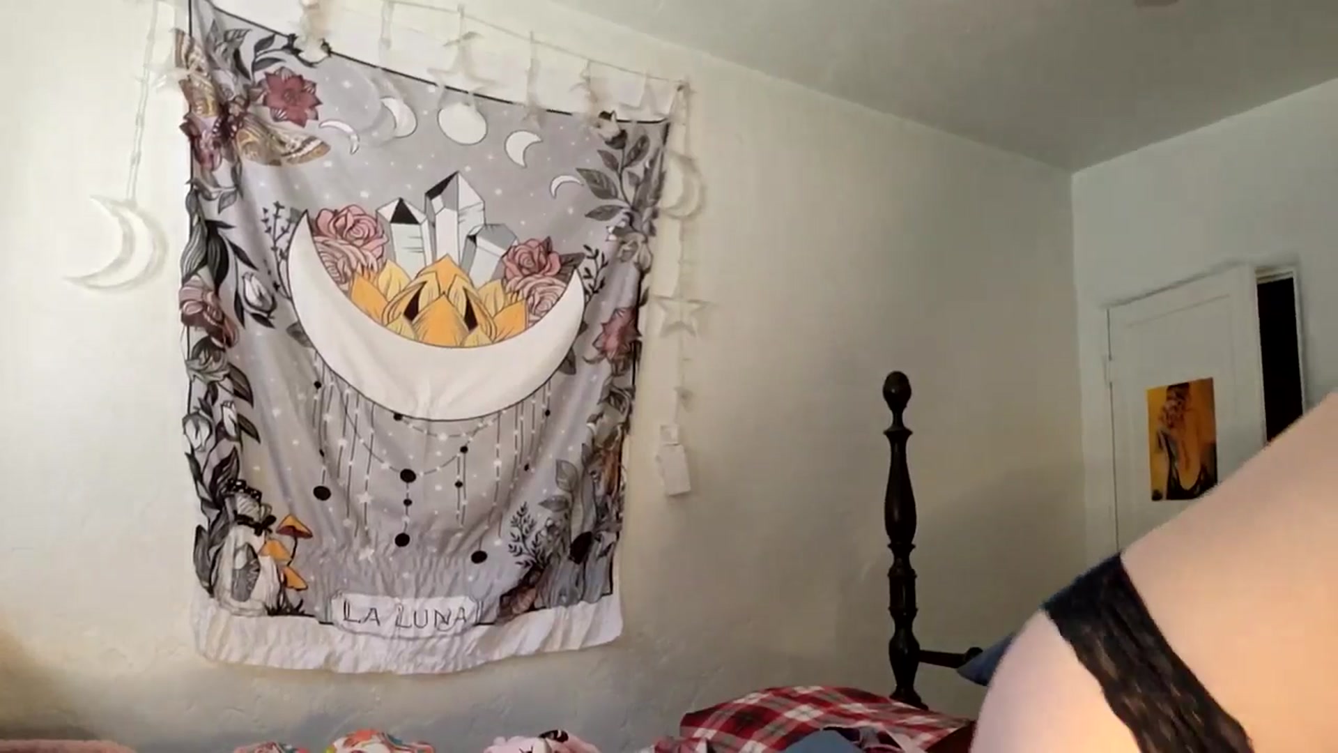 Gallery image thumbnail from TrollopTaylor's myfreecams stream on, 02/16/2026, 18:23 image 7 of 20