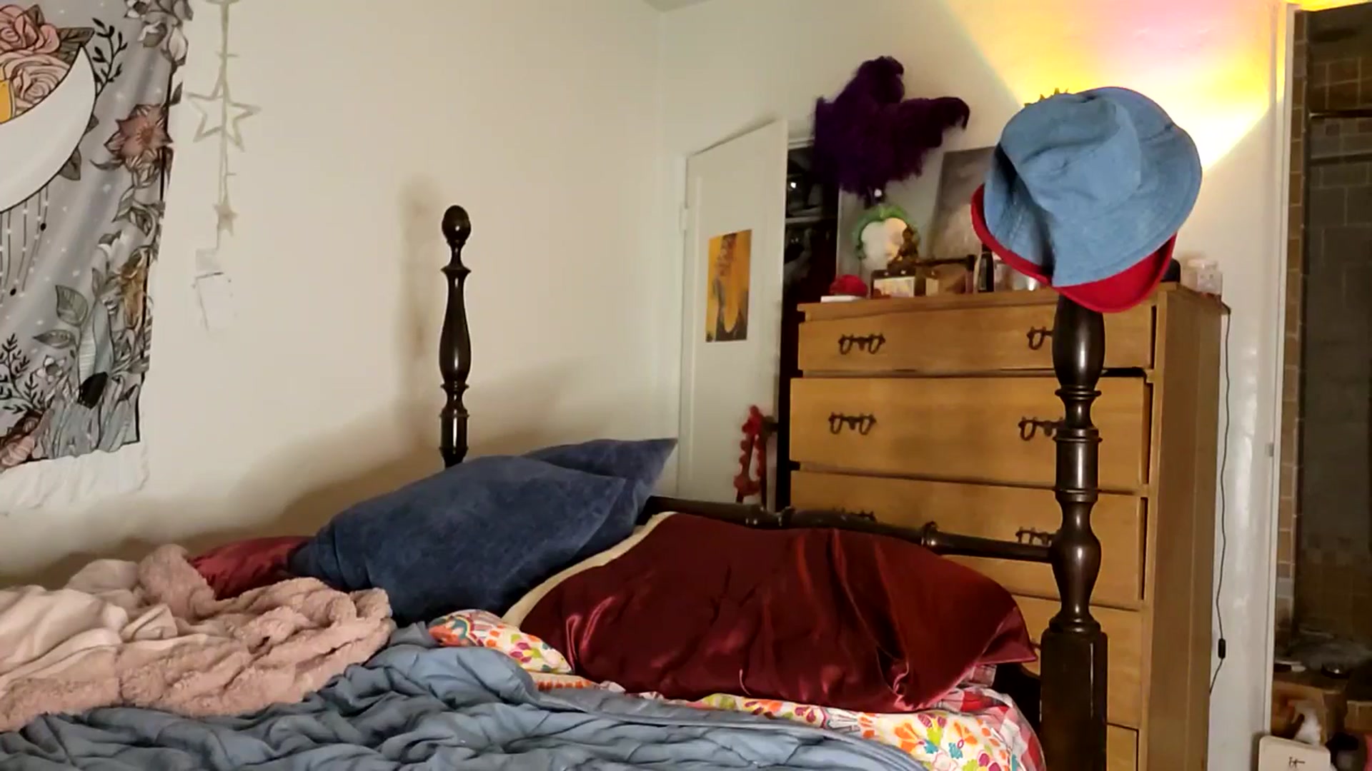Gallery image thumbnail from TrollopTaylor's myfreecams stream on, 04/07/2026, 02:38 image 11 of 20