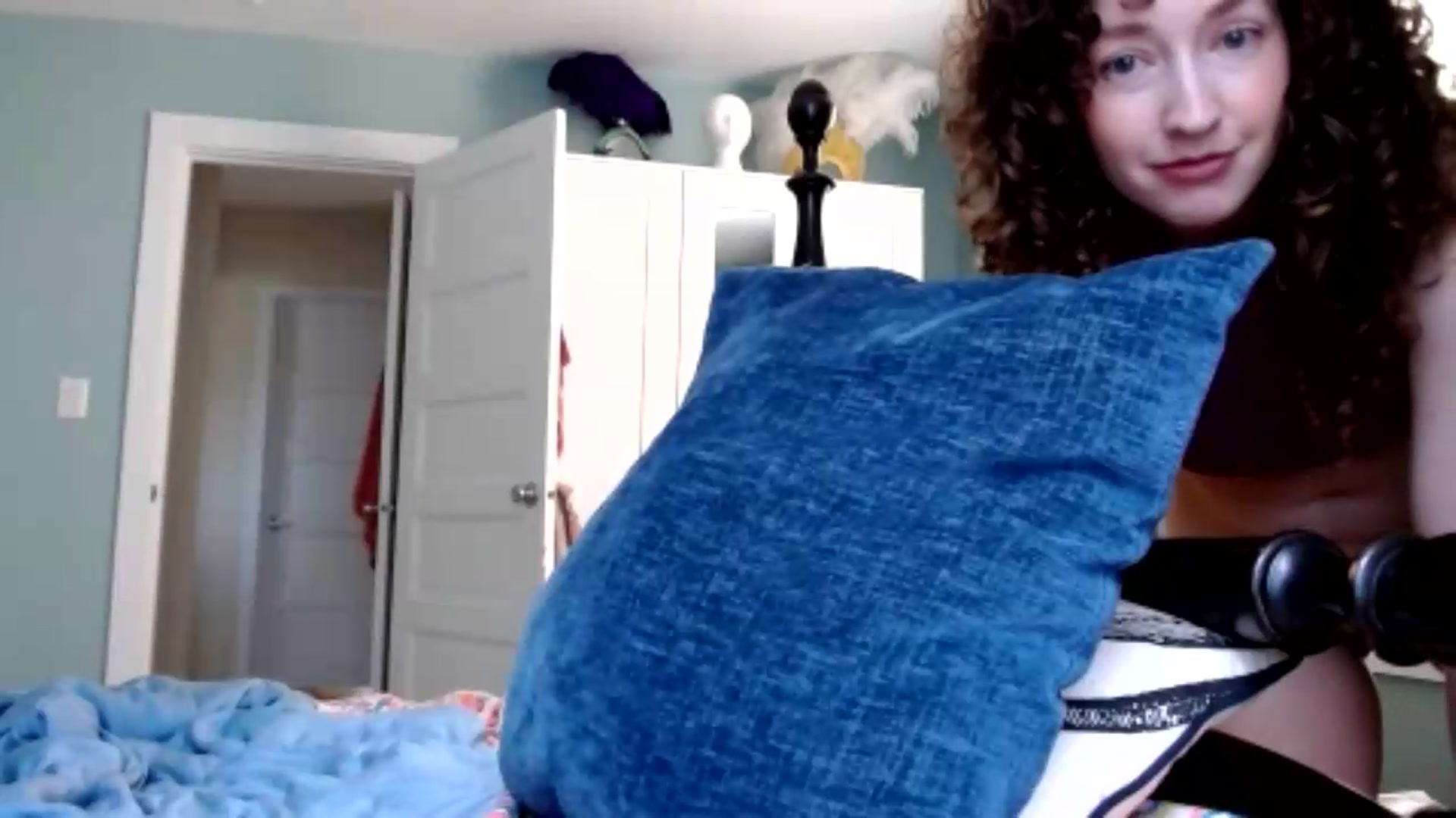 Gallery image thumbnail from TrollopTaylor's myfreecams stream on, 08/15/2026, 22:09 image 4 of 20