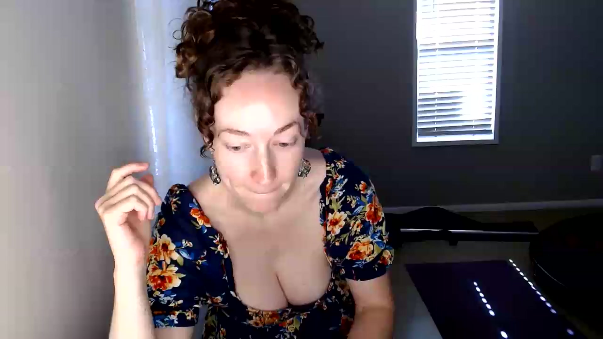 Gallery image thumbnail from TrollopTaylor's myfreecams stream on, 08/25/2026, 24:21 image 6 of 20