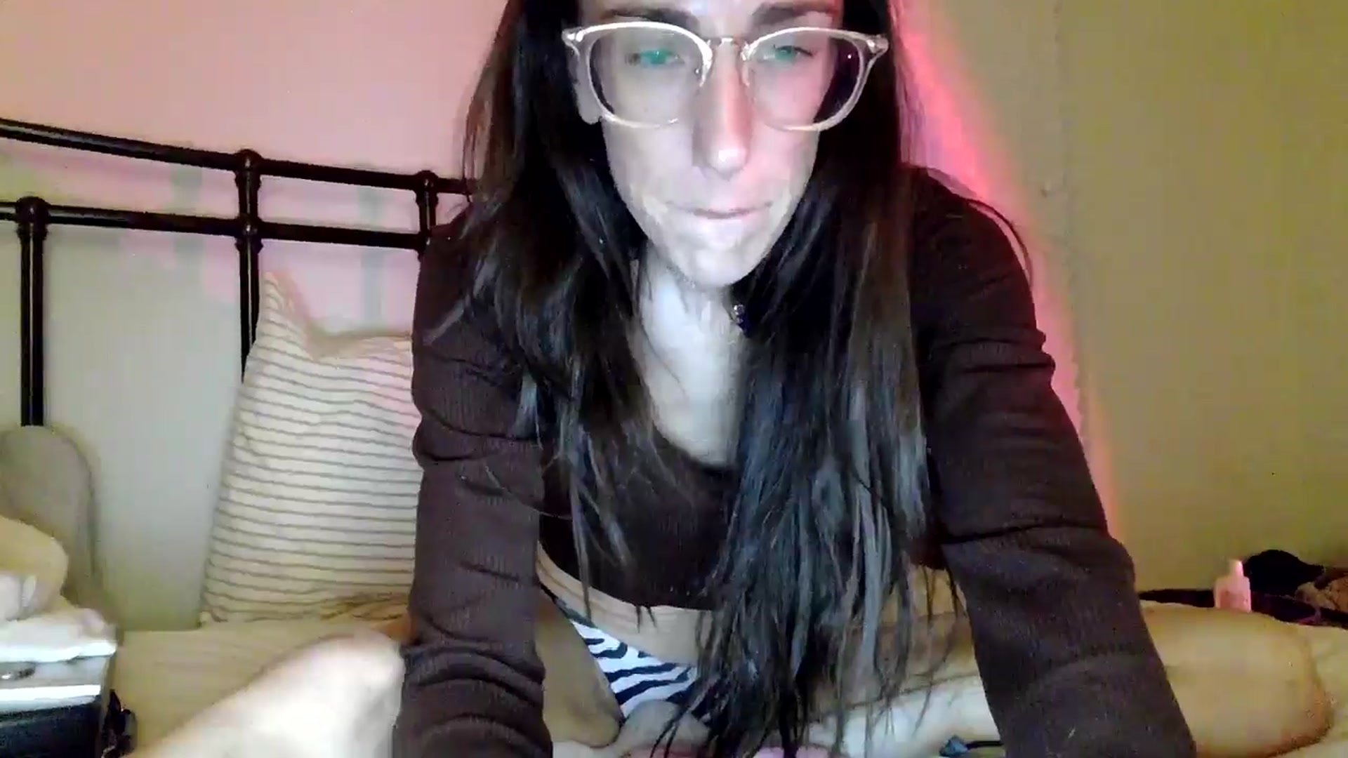 Gallery image thumbnail from Trosefitt's myfreecams stream on, 12/19/2024, 08:51 image 15 of 20