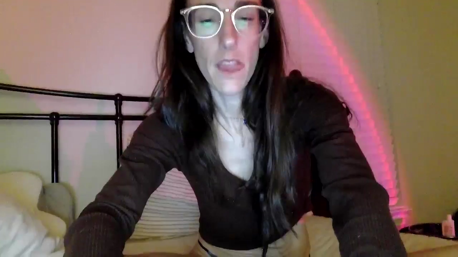 Gallery image thumbnail from Trosefitt's myfreecams stream on, 12/19/2024, 08:51 image 17 of 20