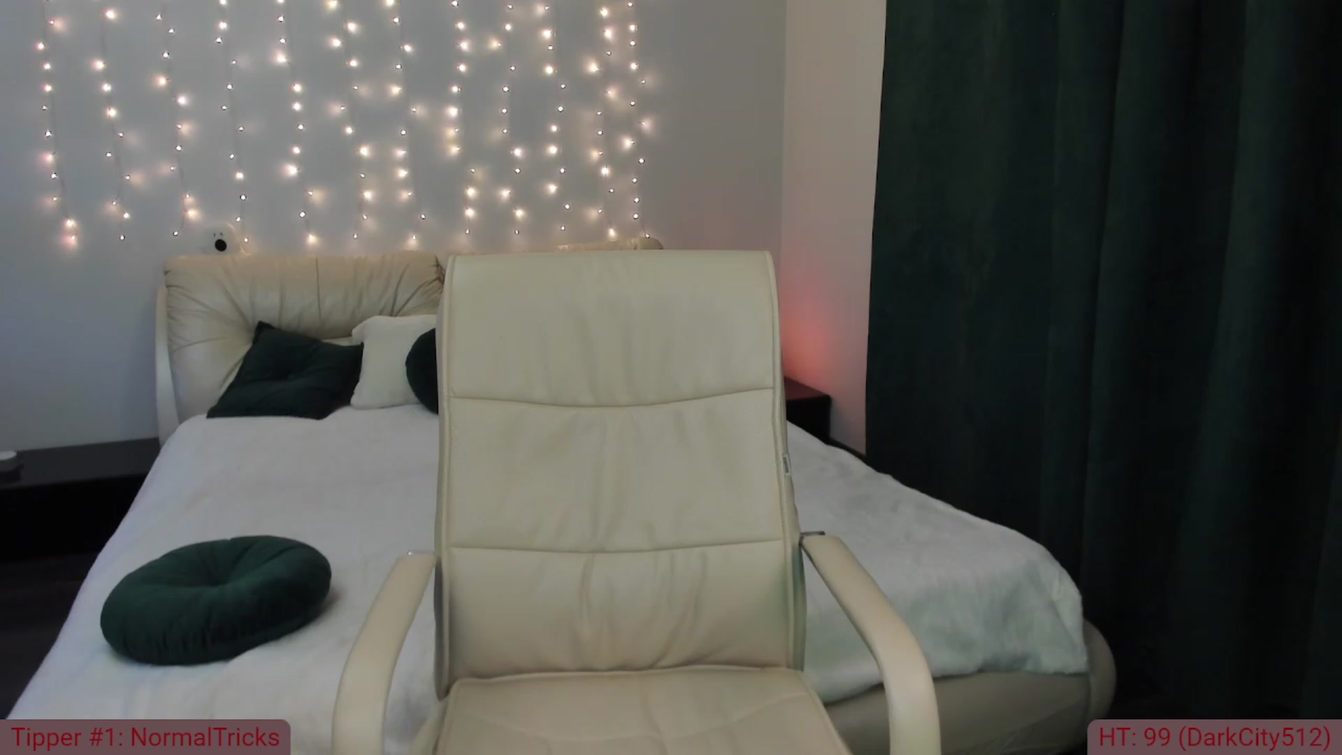 Gallery image thumbnail from TroubleVixen's myfreecams stream on, 11/25/2022, 14:31 image 5 of 20