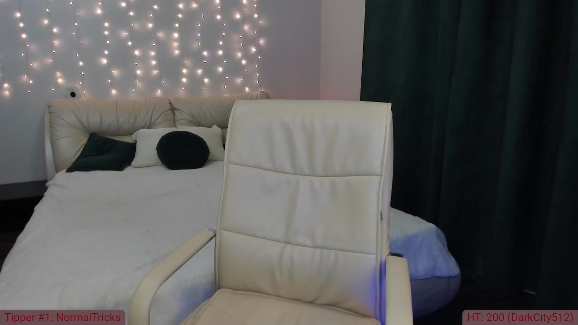 Gallery image thumbnail from TroubleVixen's myfreecams stream on, 11/25/2022, 18:12 image 13 of 20