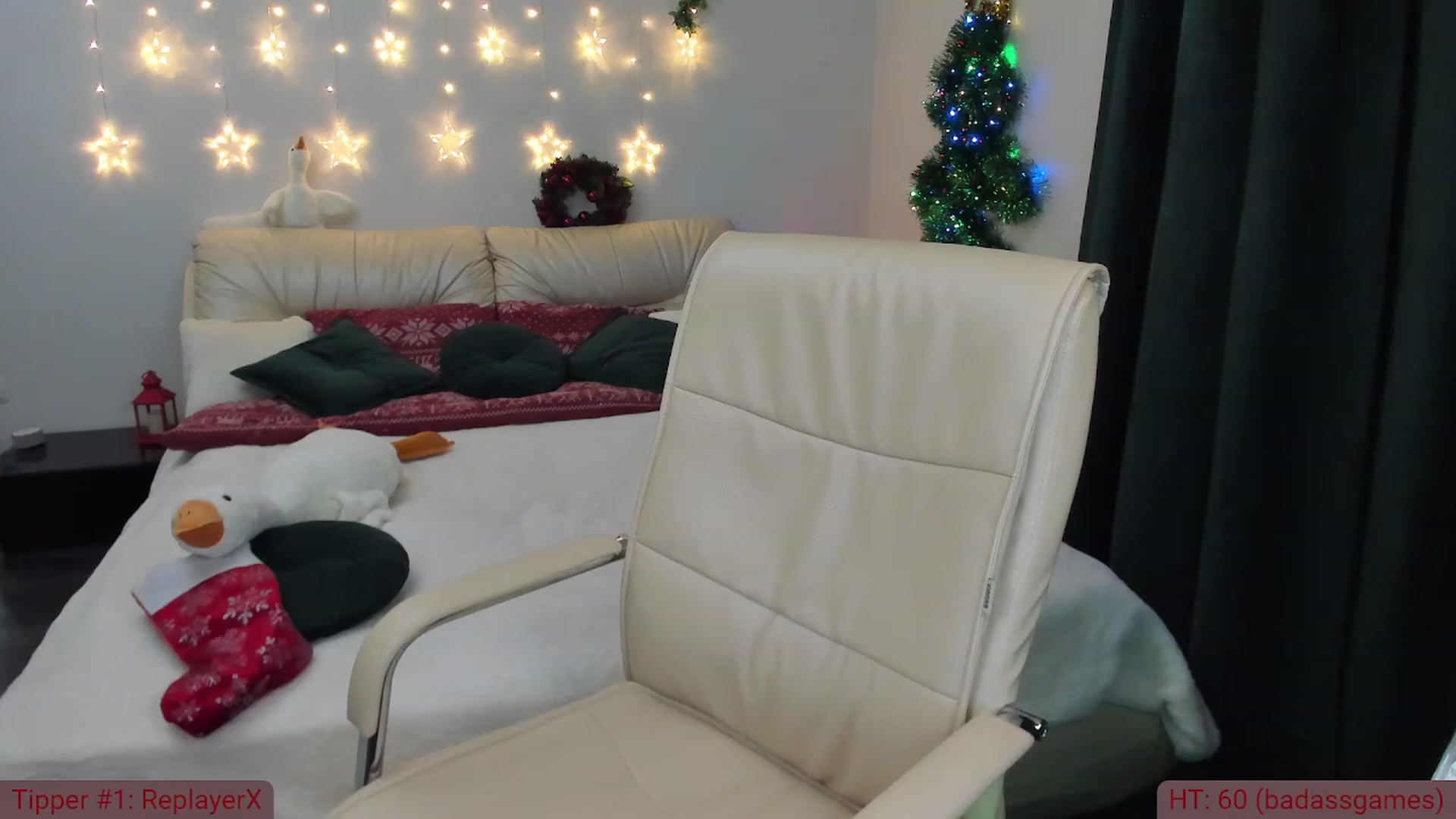 Gallery image thumbnail from TroubleVixen's myfreecams stream on, 12/16/2022, 20:11 image 2 of 20