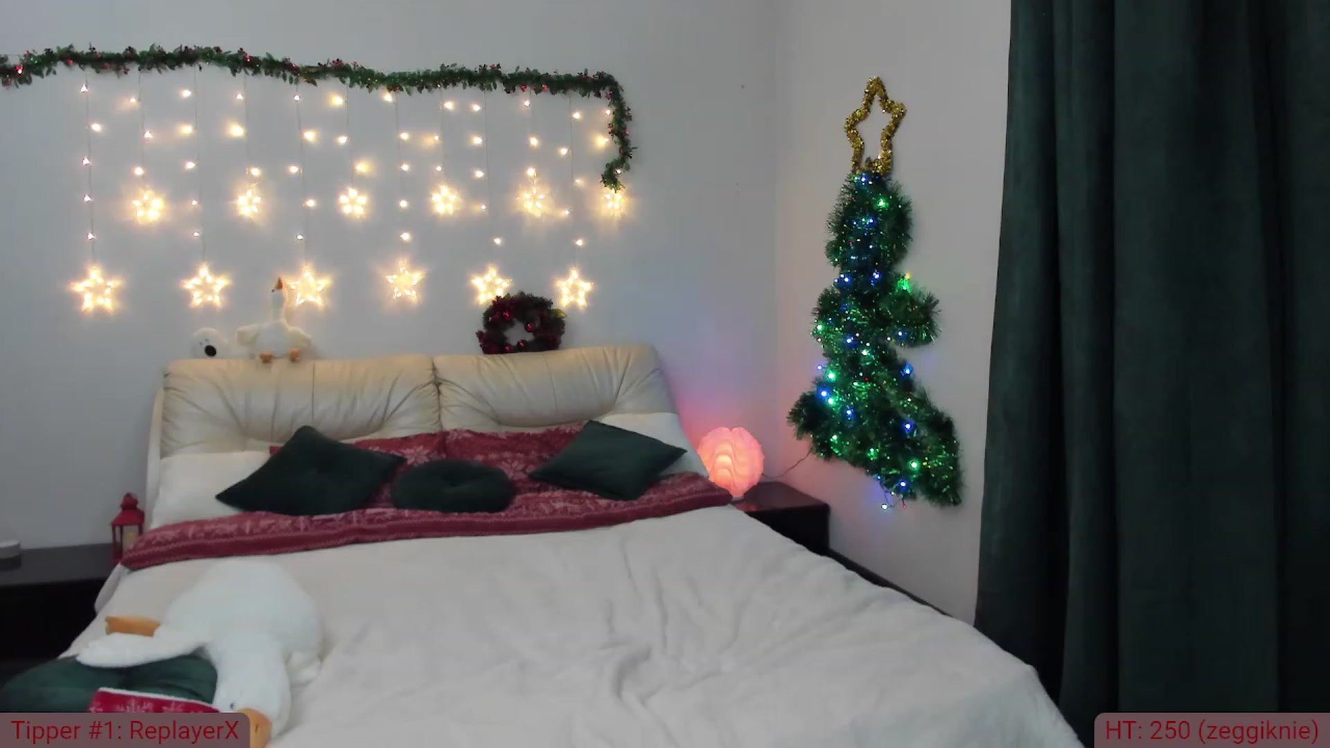 Gallery image thumbnail from TroubleVixen's myfreecams stream on, 12/24/2022, 14:40 image 17 of 20