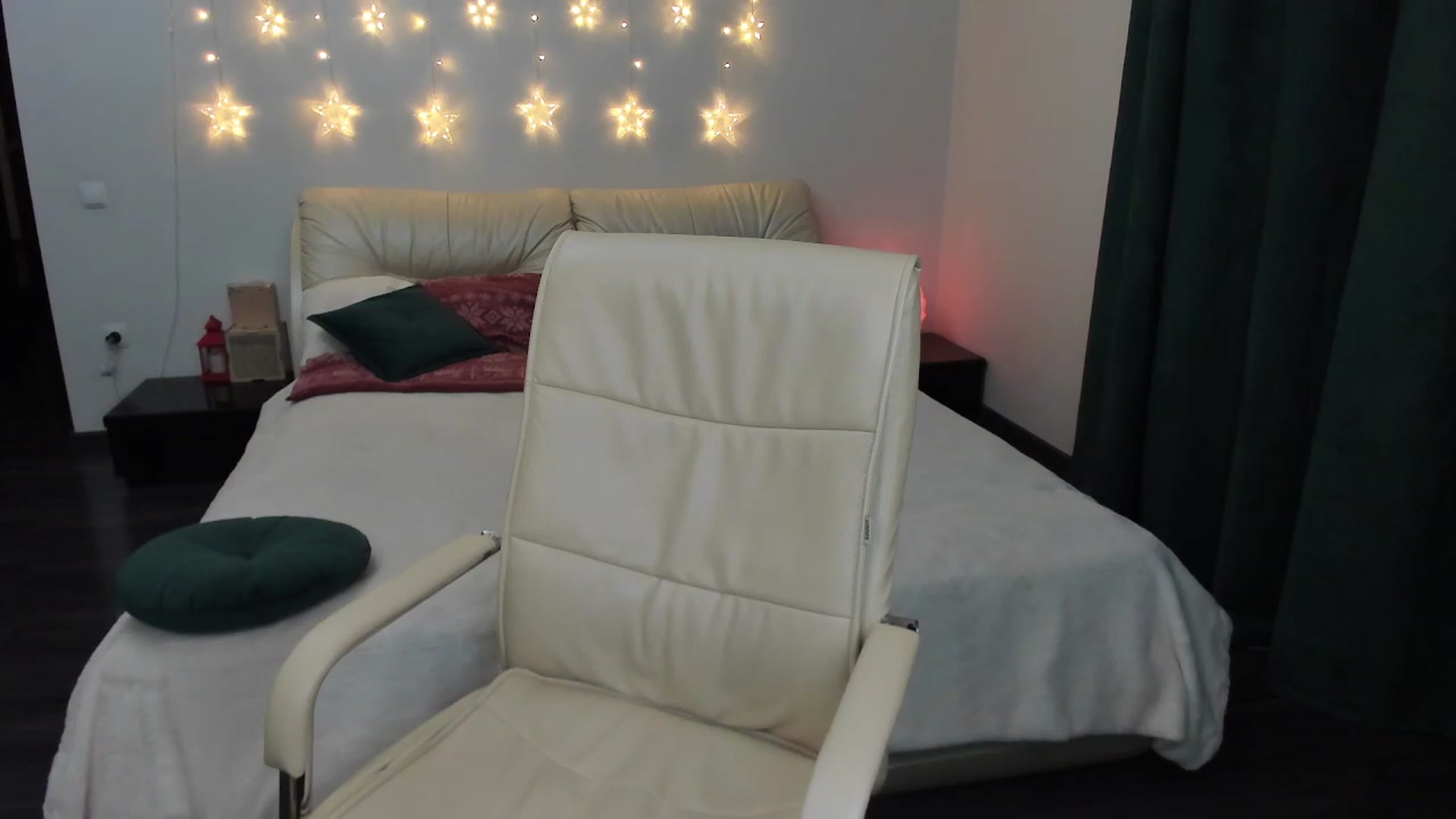 Gallery image thumbnail from TroubleVixen's myfreecams stream on, 04/30/2023, 19:08 image 18 of 20