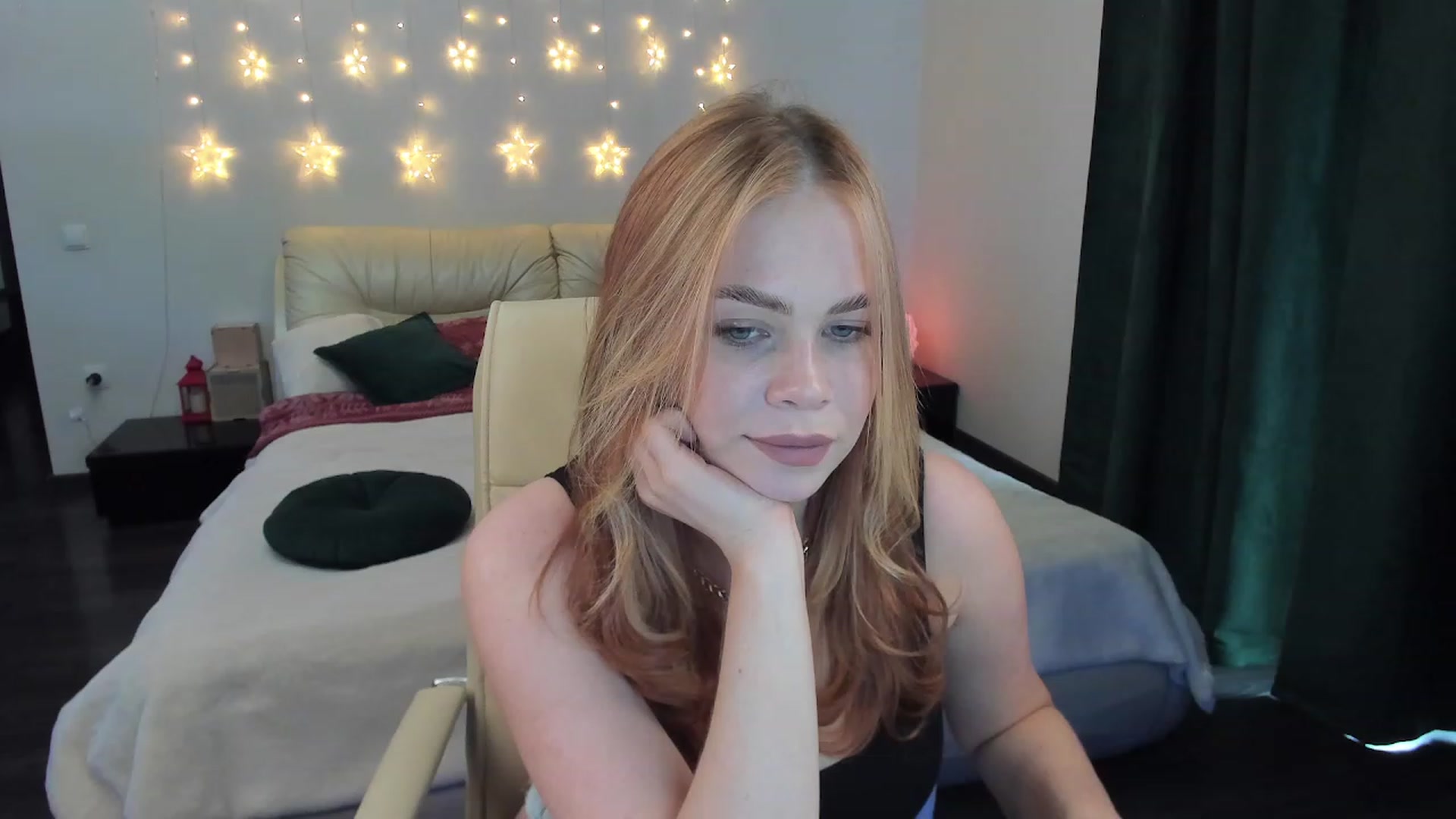 Gallery image thumbnail from TroubleVixen's myfreecams stream on, 05/05/2023, 10:24 image 14 of 20