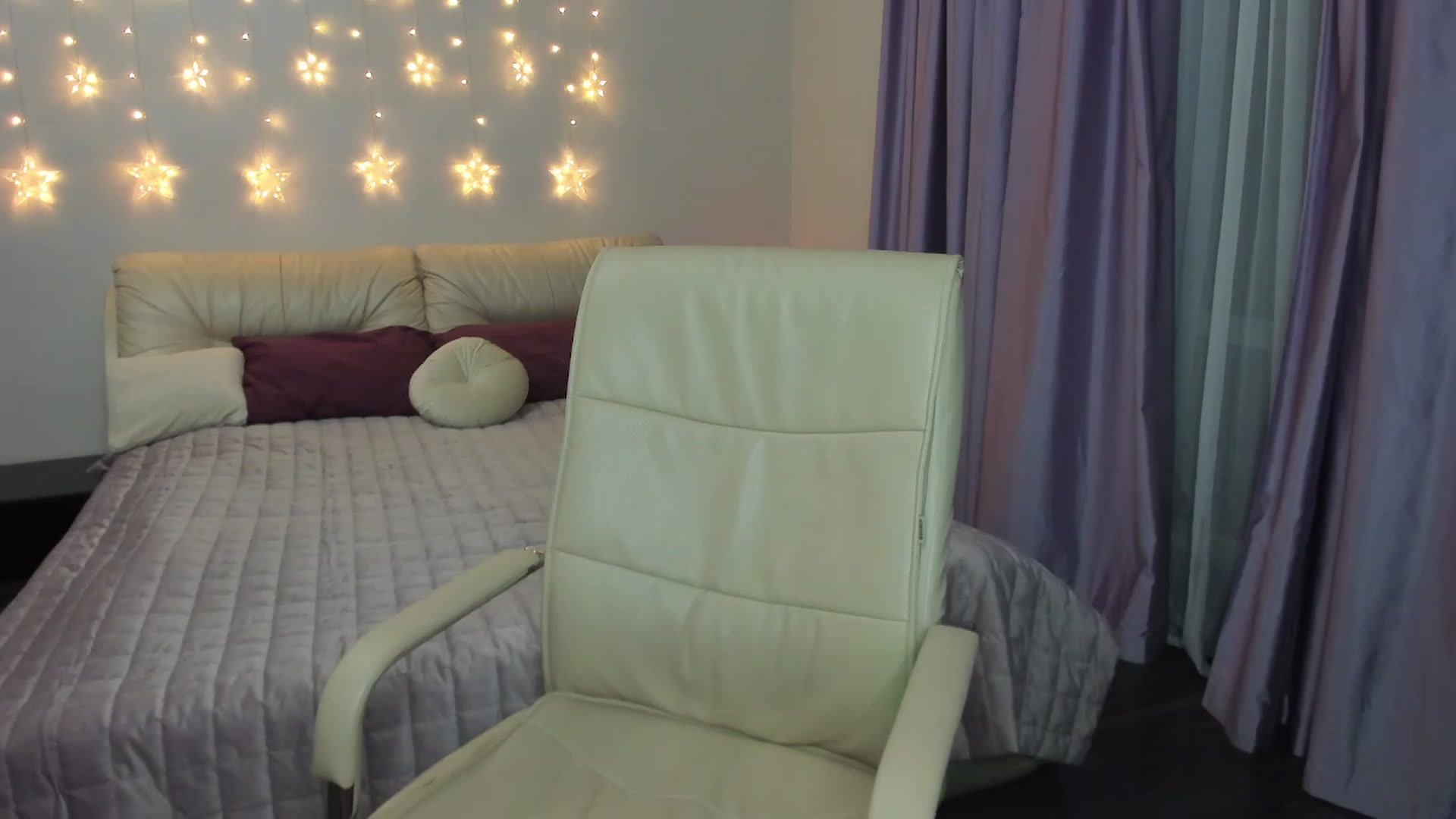 Gallery image thumbnail from TroubleVixen's myfreecams stream on, 05/18/2023, 18:57 image 13 of 20