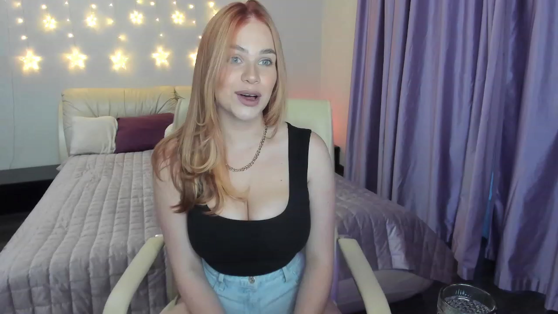 Gallery image thumbnail from TroubleVixen's myfreecams stream on, 05/21/2023, 17:12 image 16 of 20