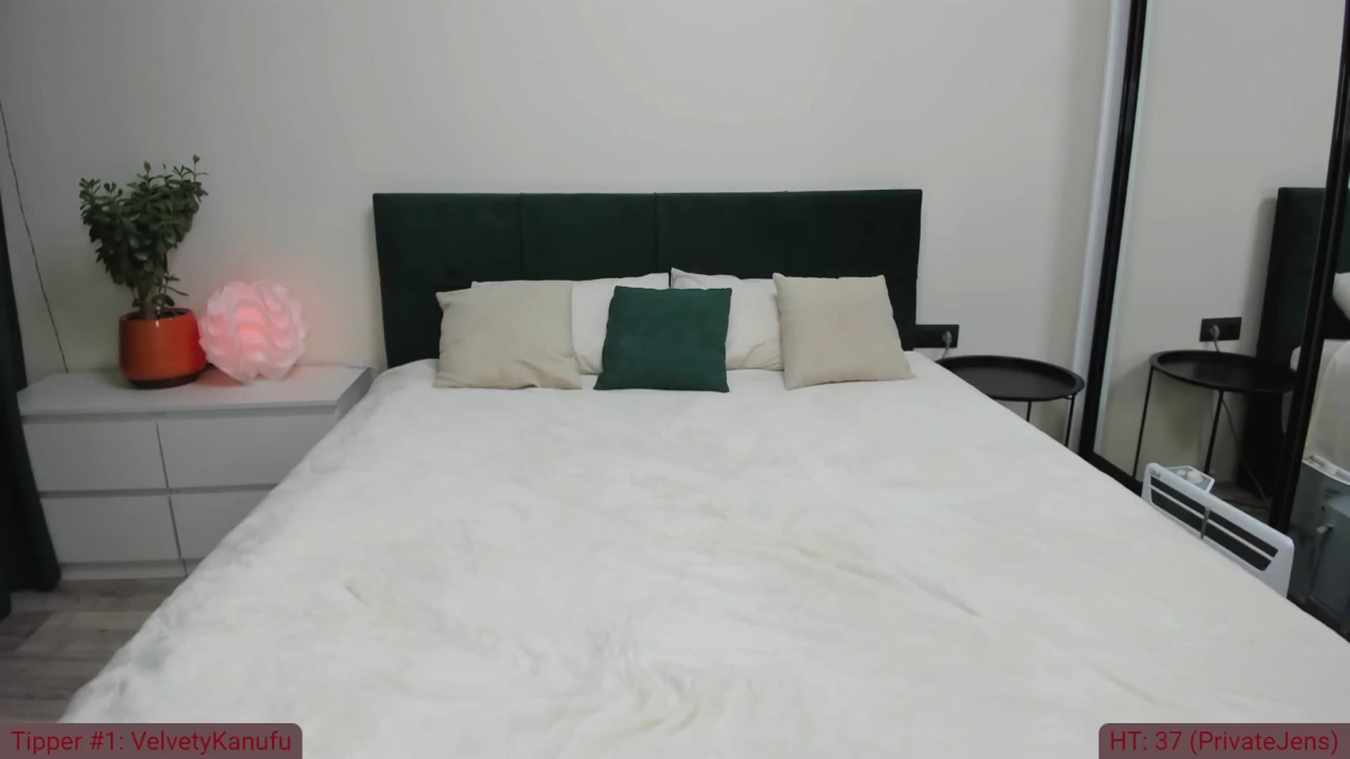 Gallery image thumbnail from TroubleVixen's myfreecams stream on, 05/17/2024, 07:27 image 4 of 20