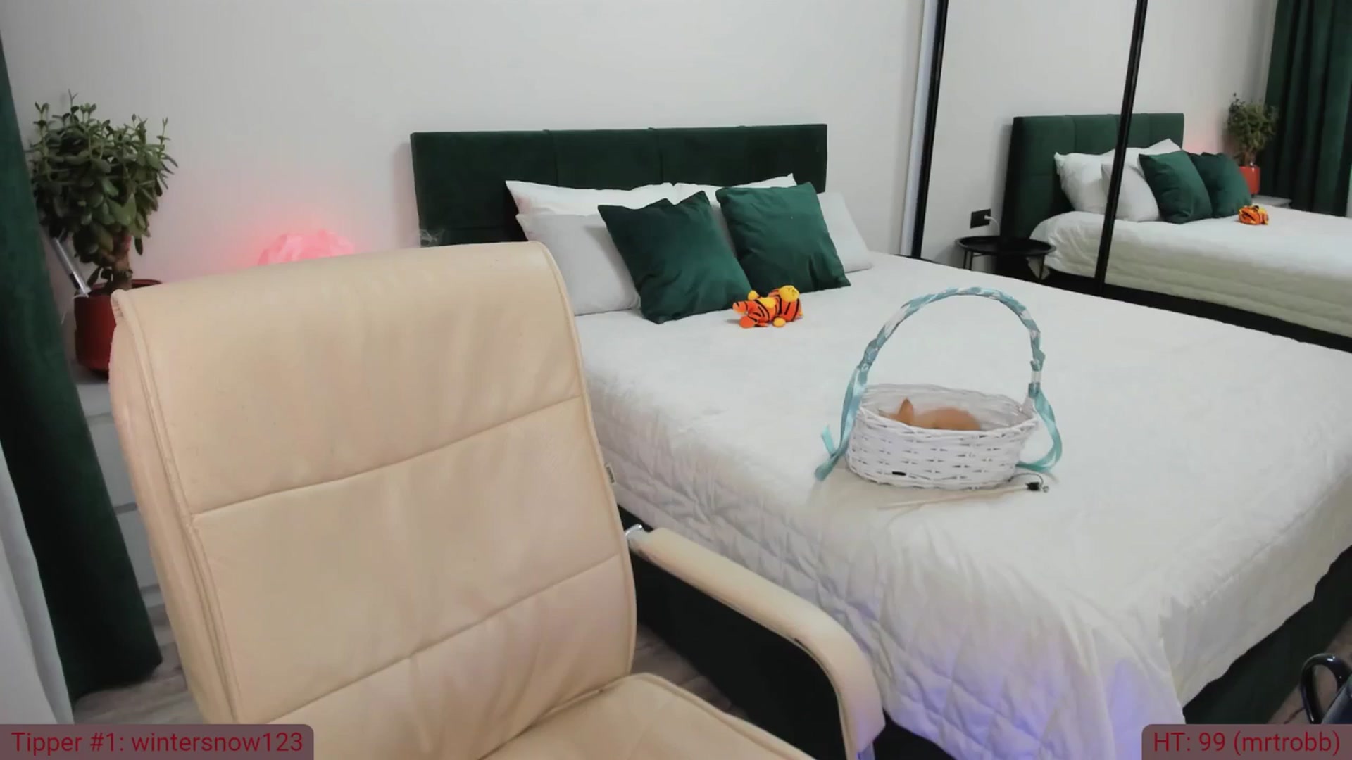 Gallery image thumbnail from TroubleVixen's myfreecams stream on, 07/16/2024, 06:35 image 11 of 20
