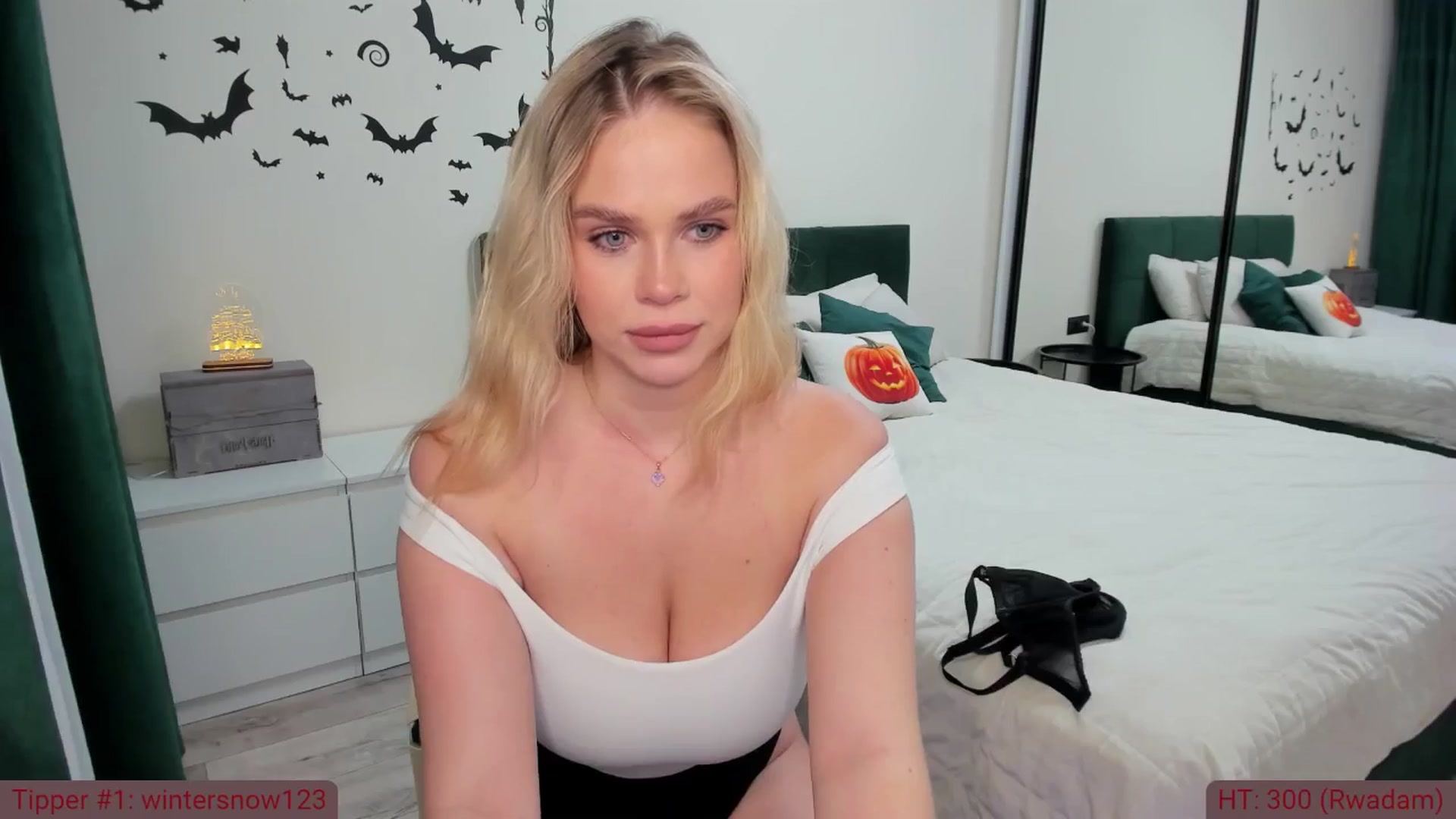 Gallery image thumbnail from TroubleVixen's myfreecams stream on, 11/25/2024, 06:46 image 7 of 20