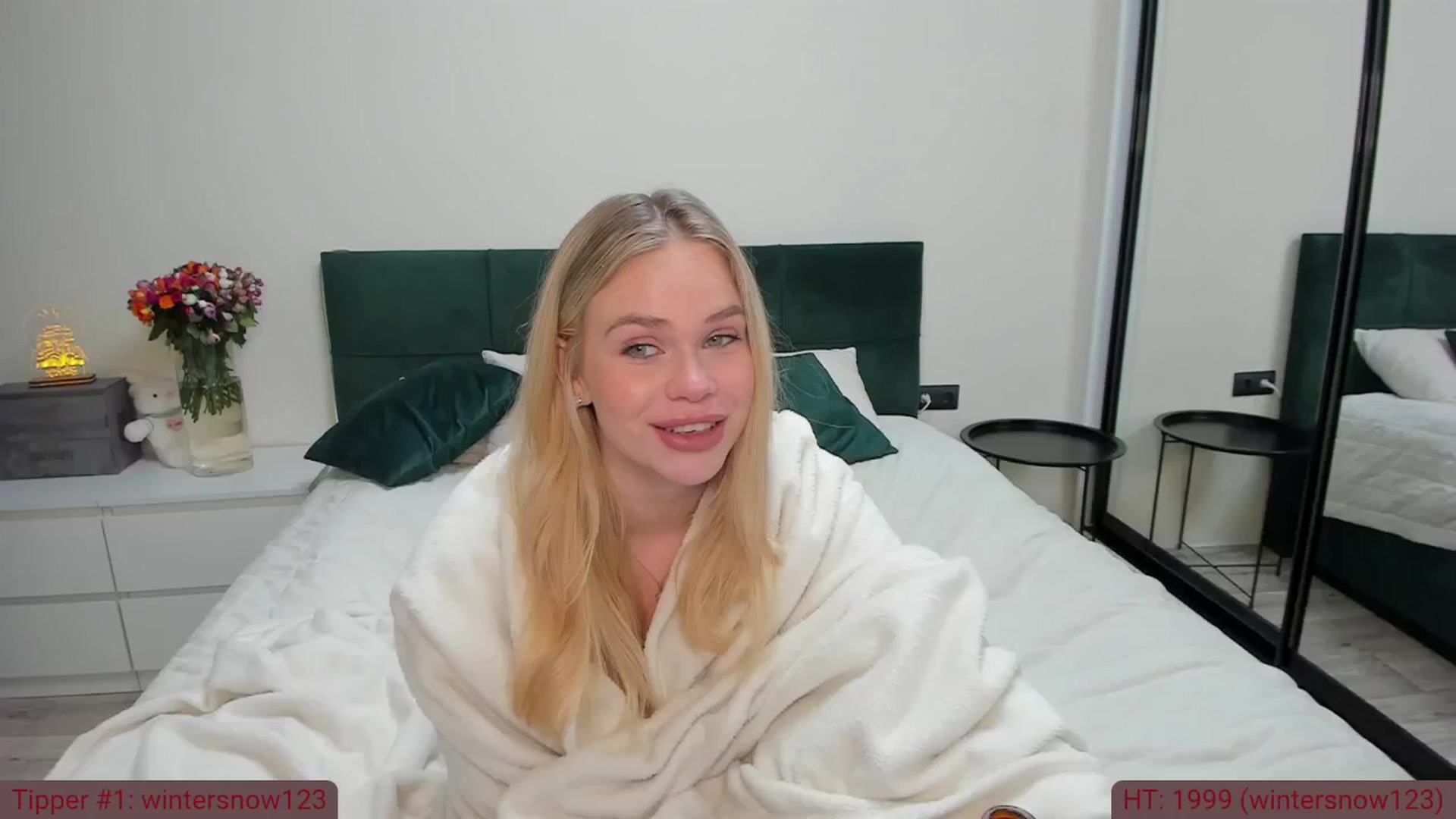 Gallery image thumbnail from TroubleVixen's myfreecams stream on, 12/08/2024, 20:49 image 3 of 20