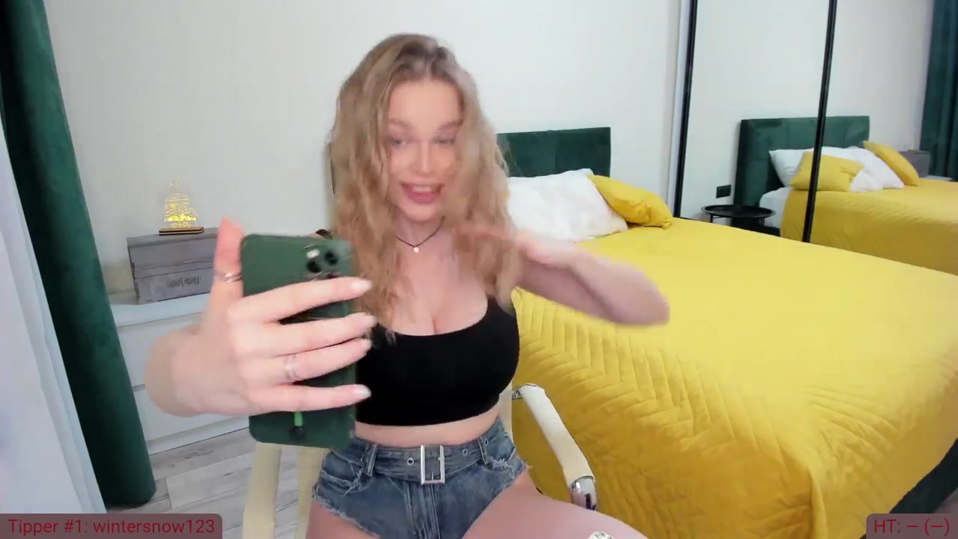 Gallery image thumbnail from TroubleVixen's myfreecams stream on, 03/20/2025, 19:39 image 13 of 20