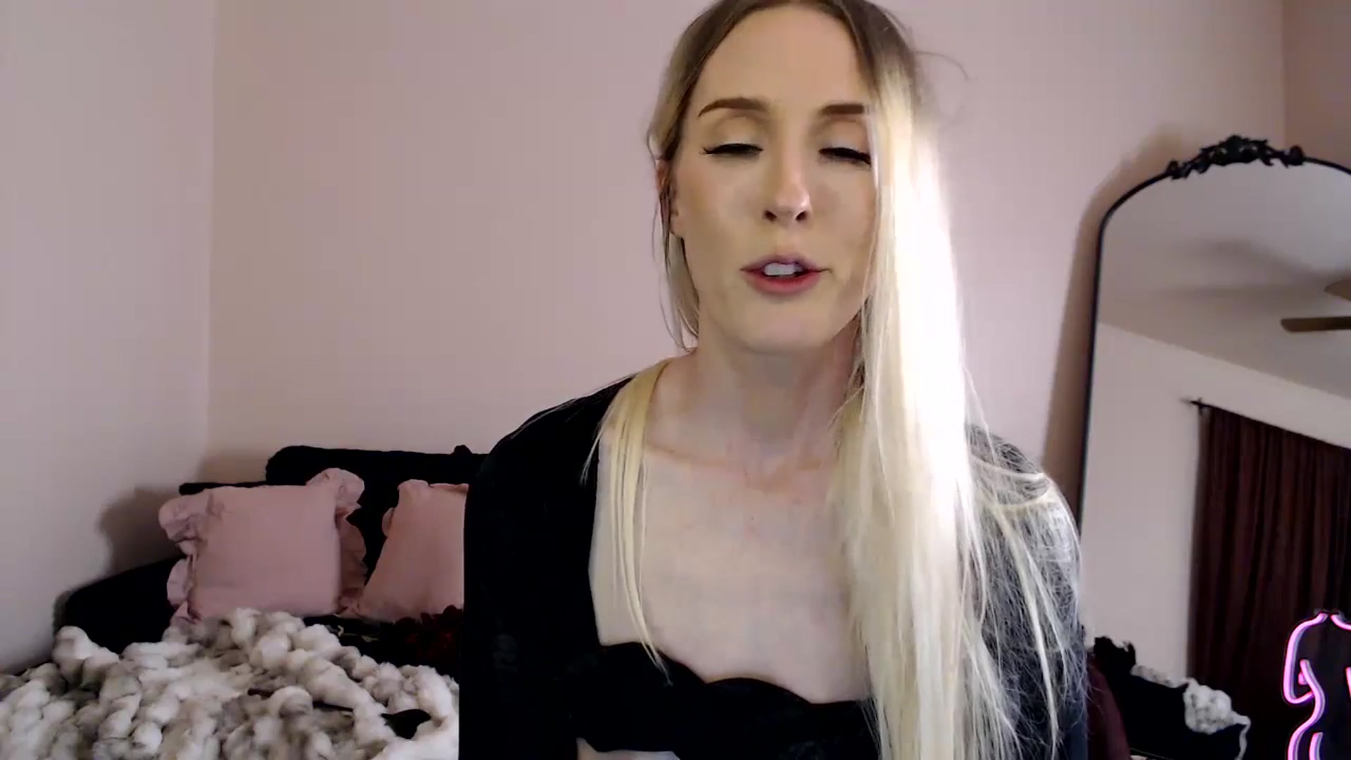 Gallery image thumbnail from Troublesome's myfreecams stream on, 09/21/2025, 07:55 image 6 of 20