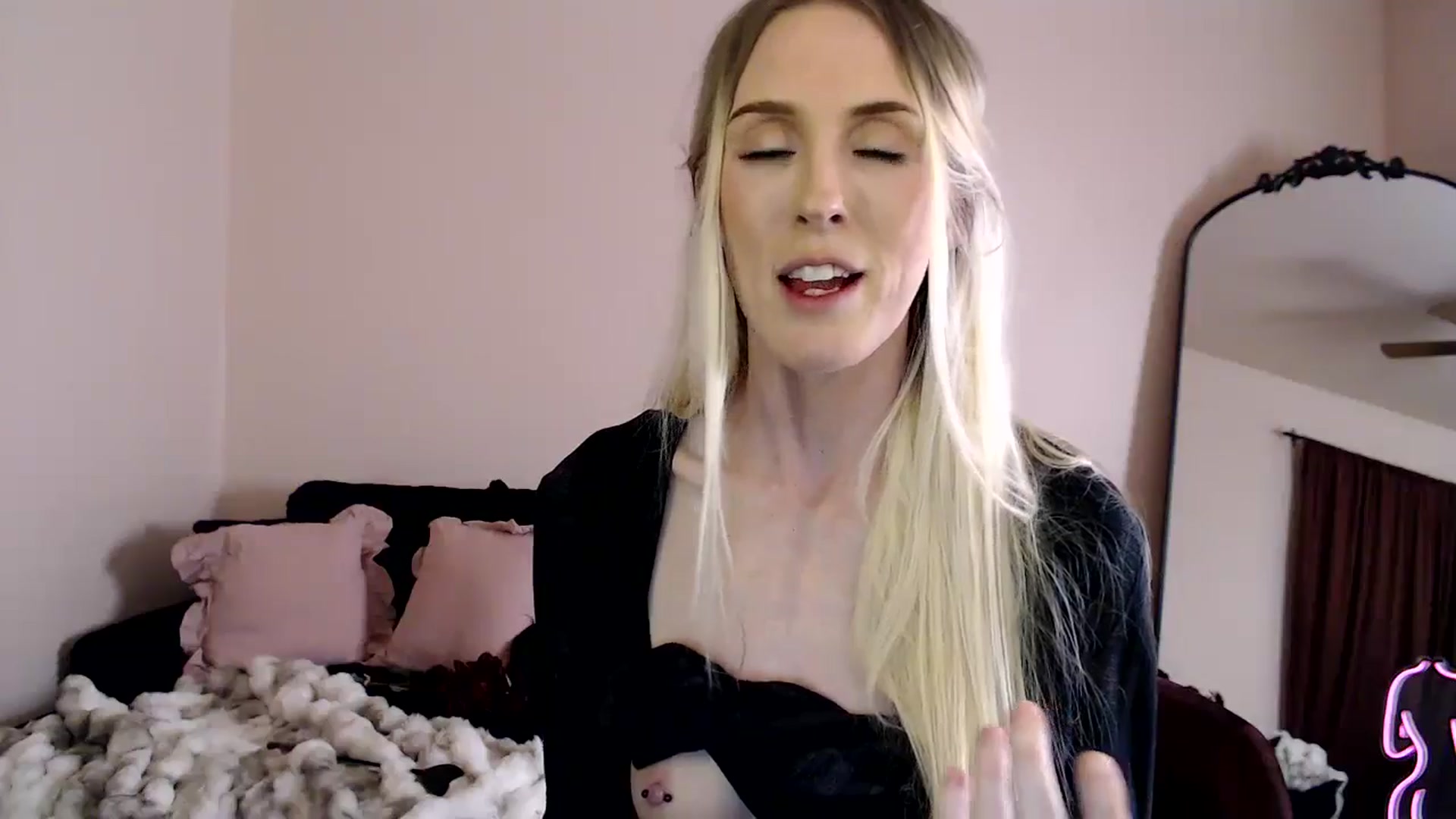 Gallery image thumbnail from Troublesome's myfreecams stream on, 09/21/2025, 07:55 image 3 of 20