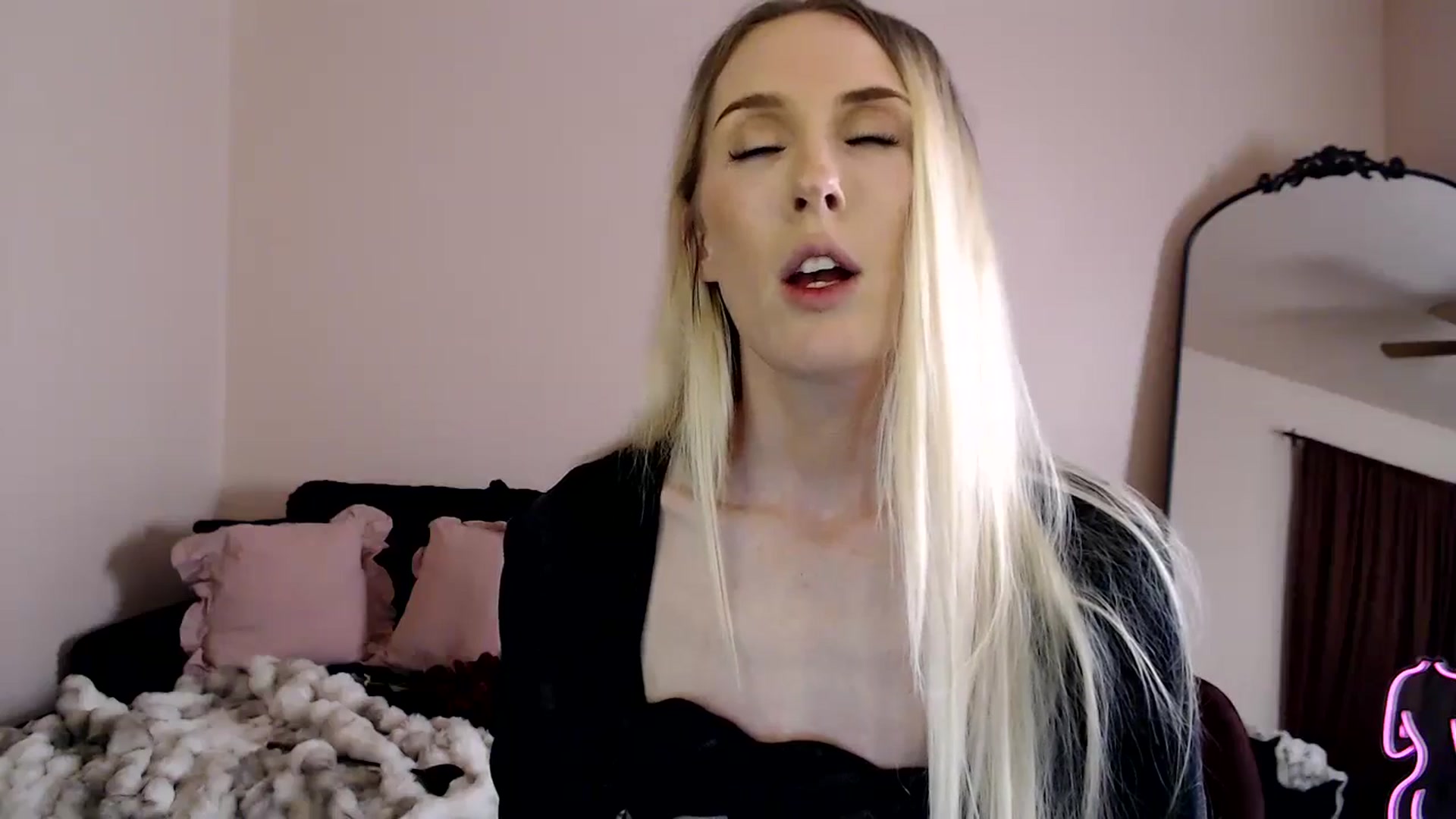 Gallery image thumbnail from Troublesome's myfreecams stream on, 09/21/2025, 07:55 image 2 of 20