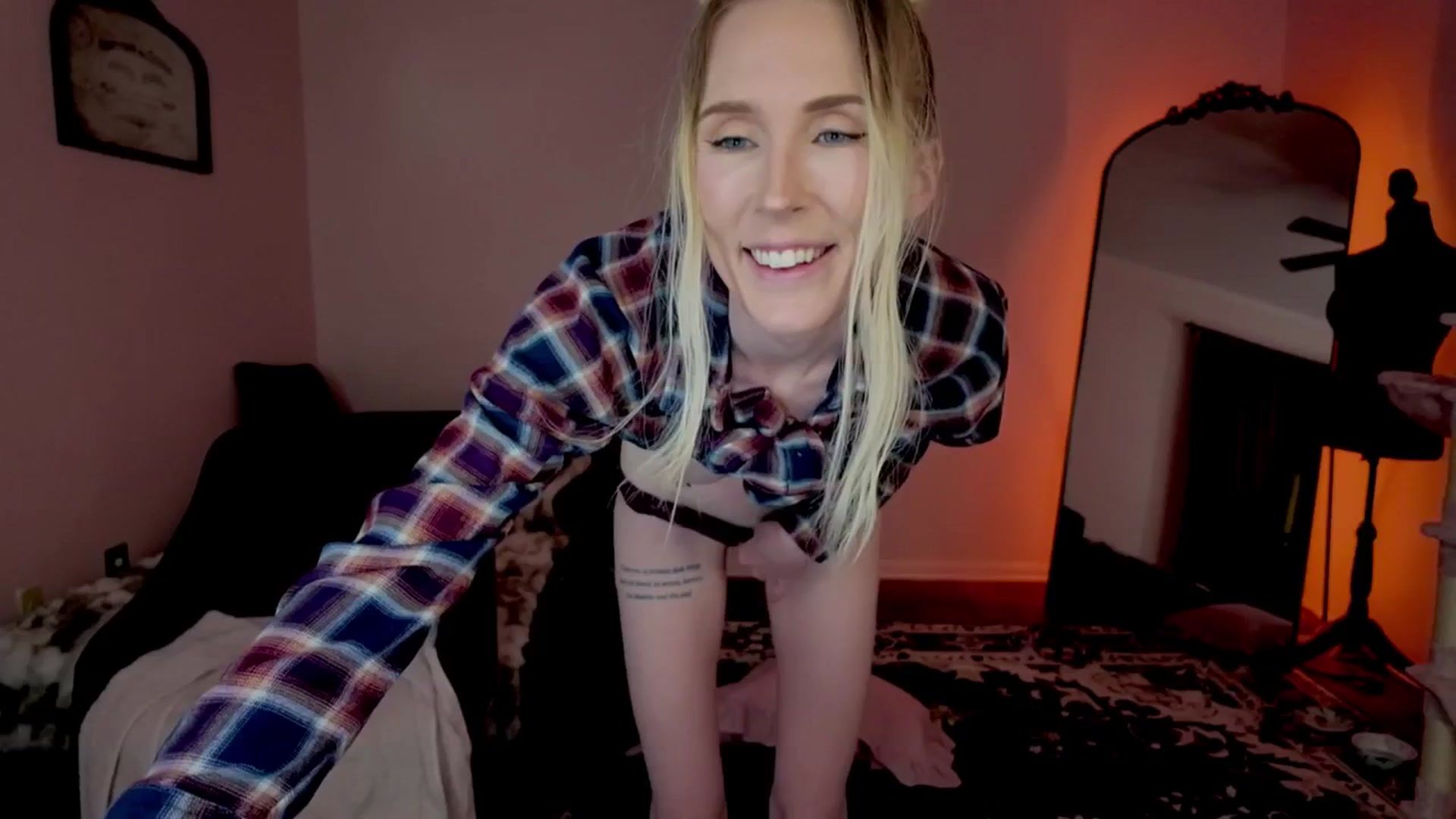 Gallery image thumbnail from Troublesome's myfreecams stream on, 12/17/2025, 06:17 image 18 of 20