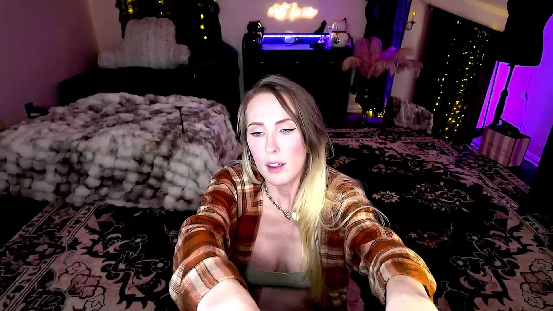 Gallery image thumbnail from Troublesome's myfreecams stream on, 08/23/2026, 03:45 image 9 of 20