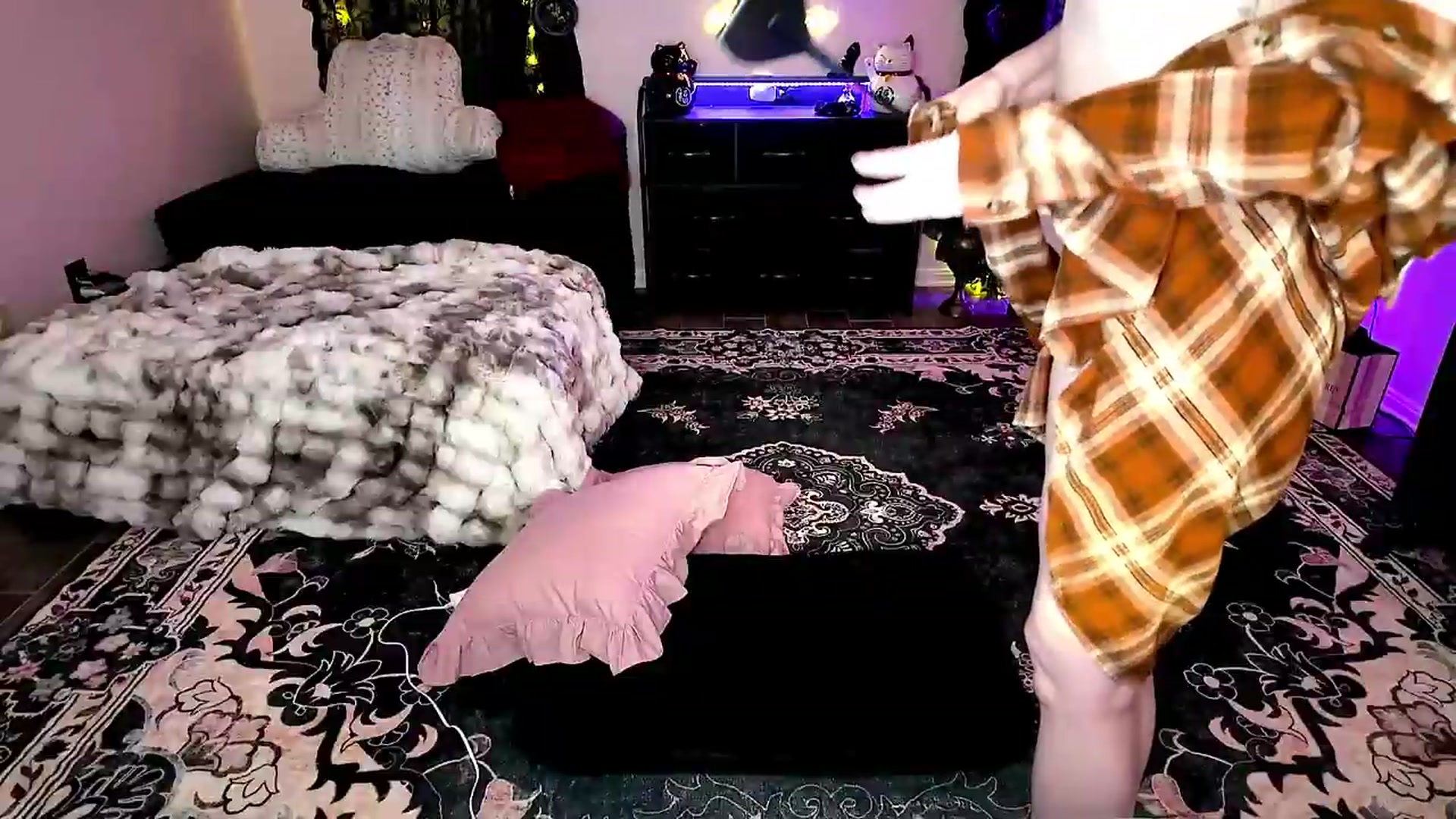 Gallery image thumbnail from Troublesome's myfreecams stream on, 08/23/2026, 03:45 image 13 of 20