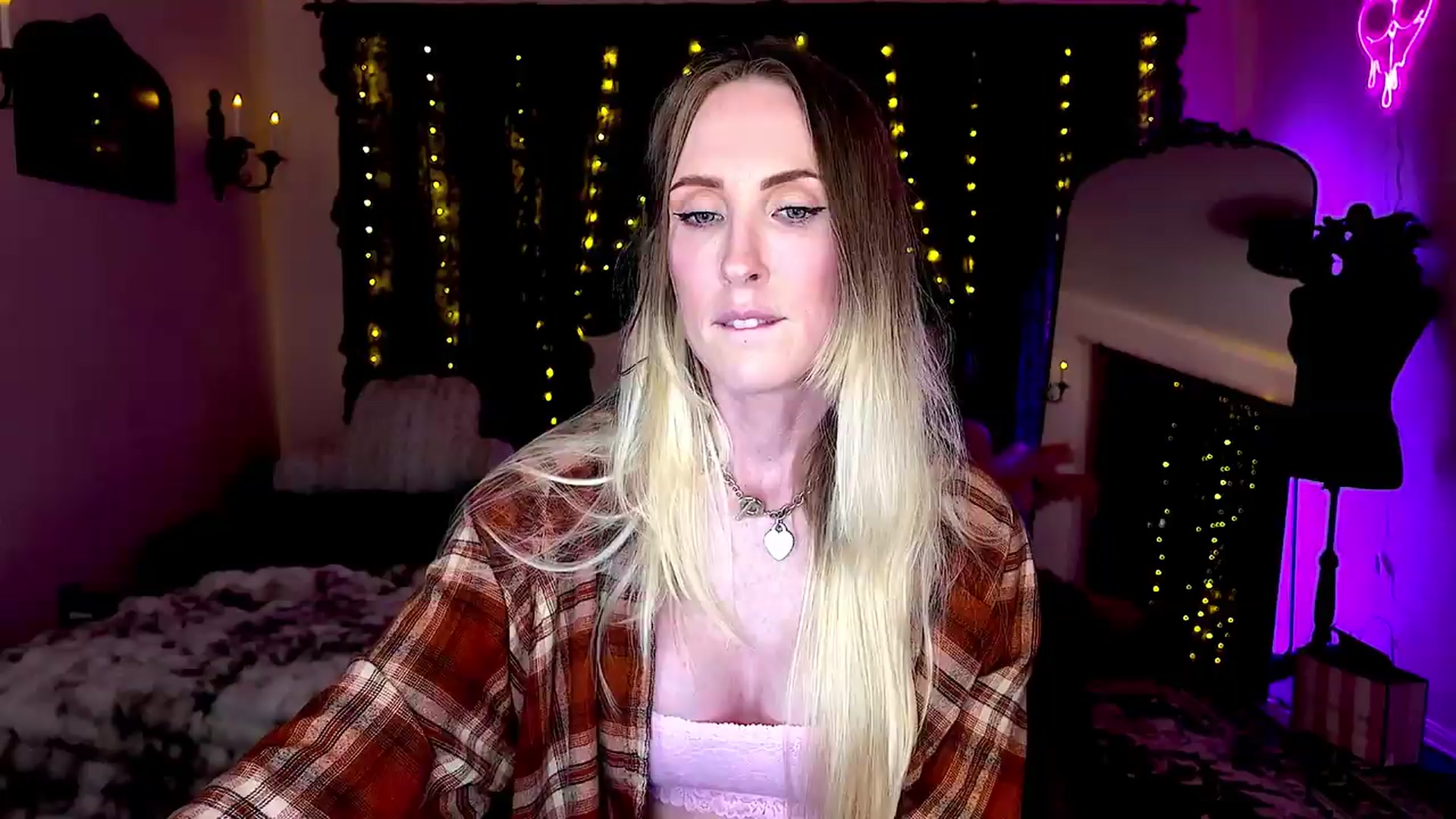 Gallery image thumbnail from Troublesome's myfreecams stream on, 08/23/2026, 05:03 image 16 of 20