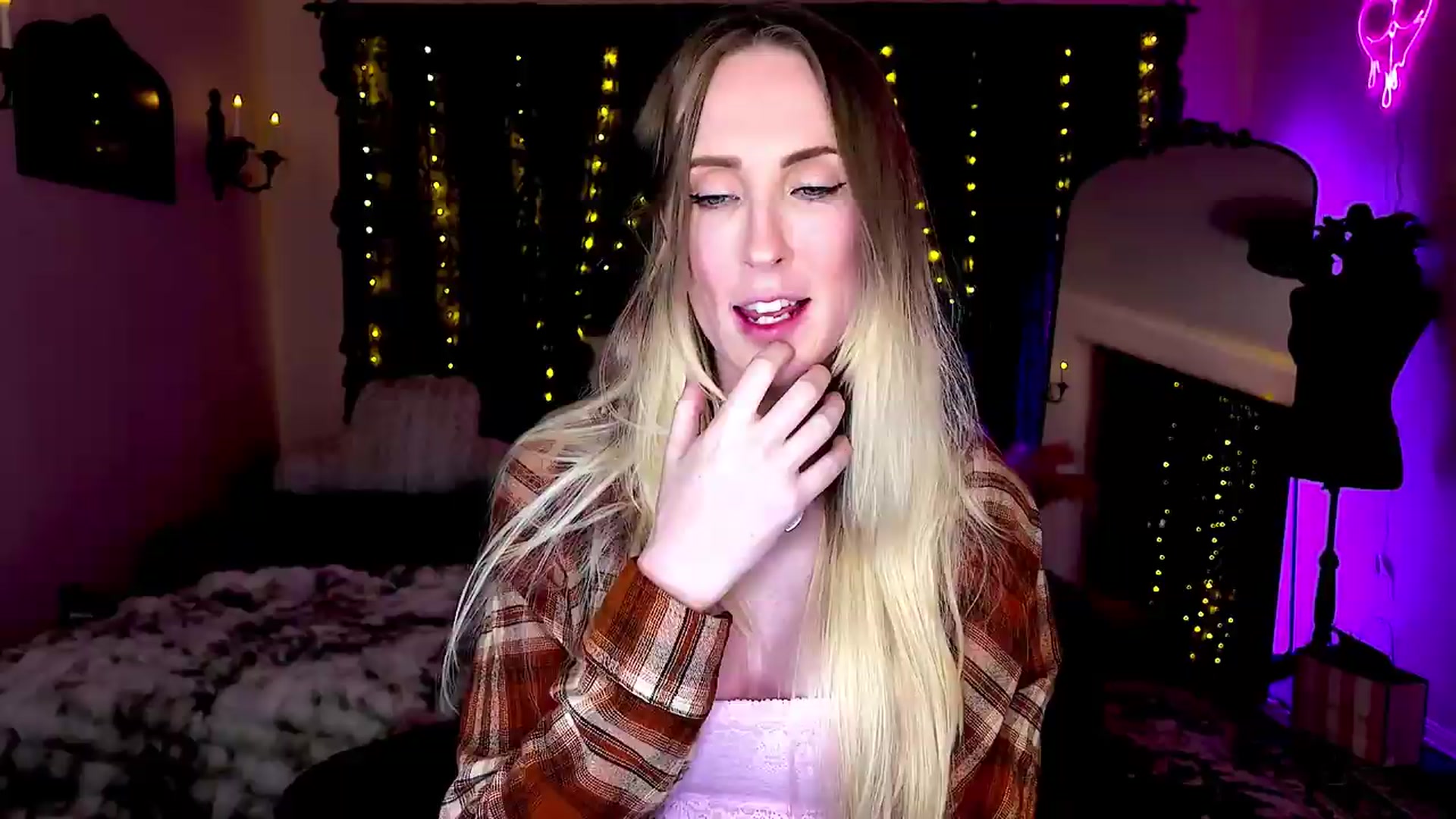 Gallery image thumbnail from Troublesome's myfreecams stream on, 08/23/2026, 05:03 image 18 of 20