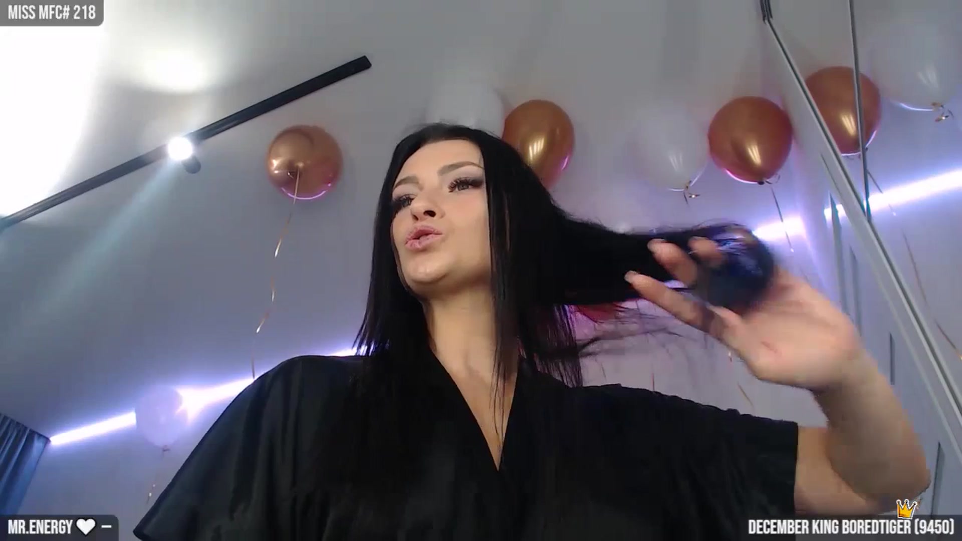 Gallery image thumbnail from TruEnergy's myfreecams stream on, 12/22/2023, 04:19 image 19 of 20