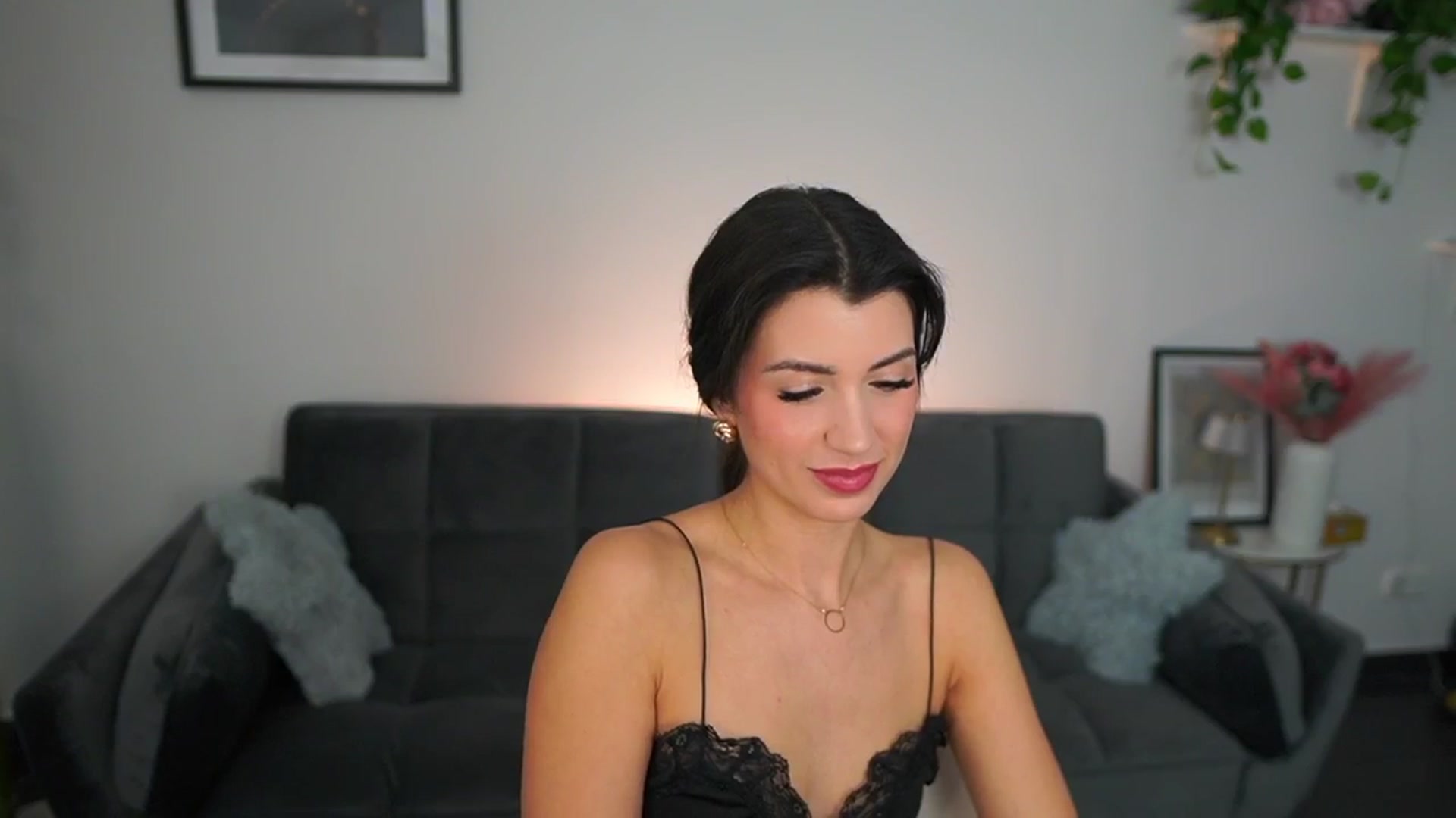 Gallery image thumbnail from Tru_Kait's myfreecams stream on, 11/14/2025, 16:34 image 17 of 20