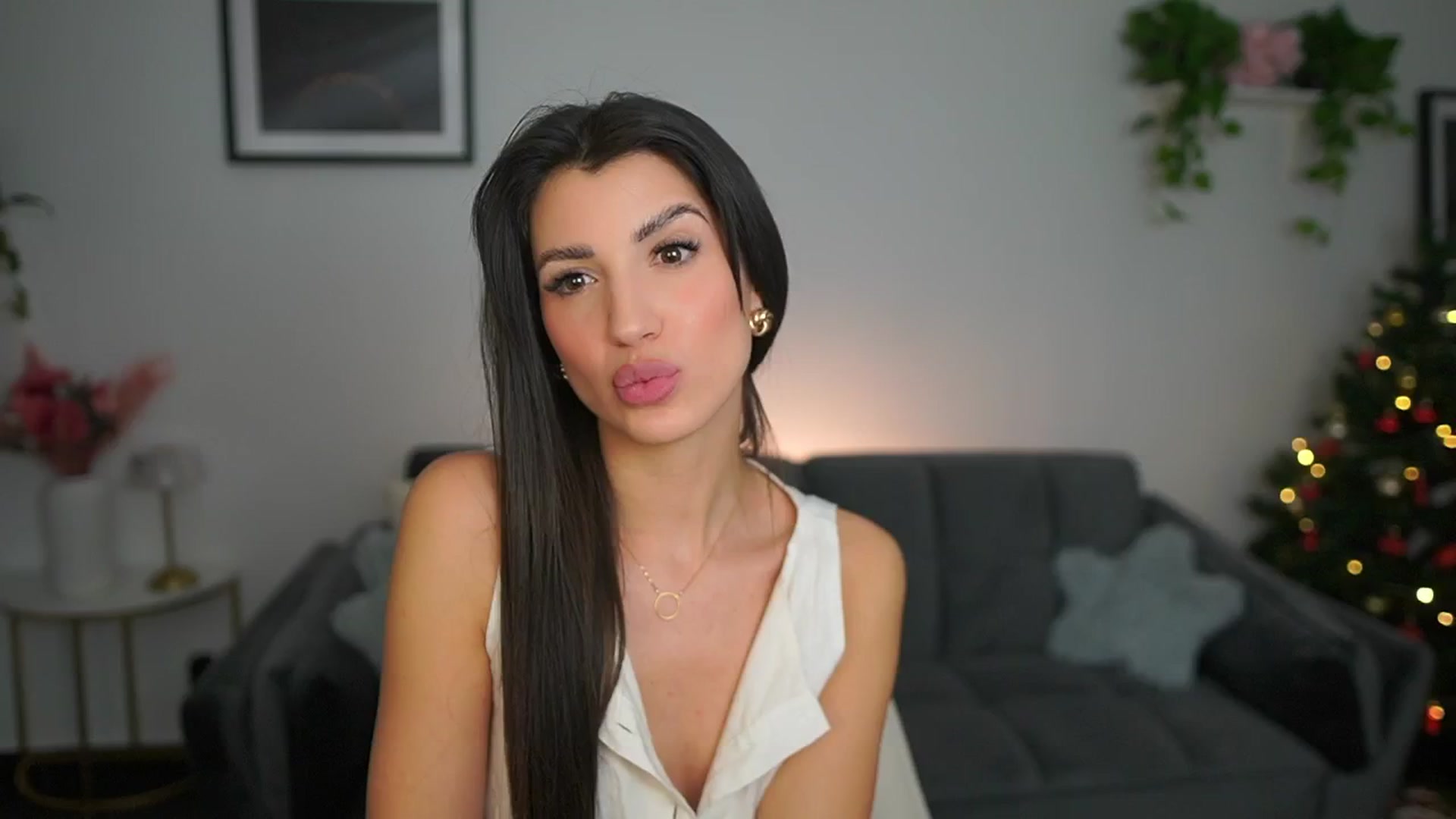 Gallery image thumbnail from Tru_Kait's myfreecams stream on, 12/03/2025, 01:22 image 17 of 20