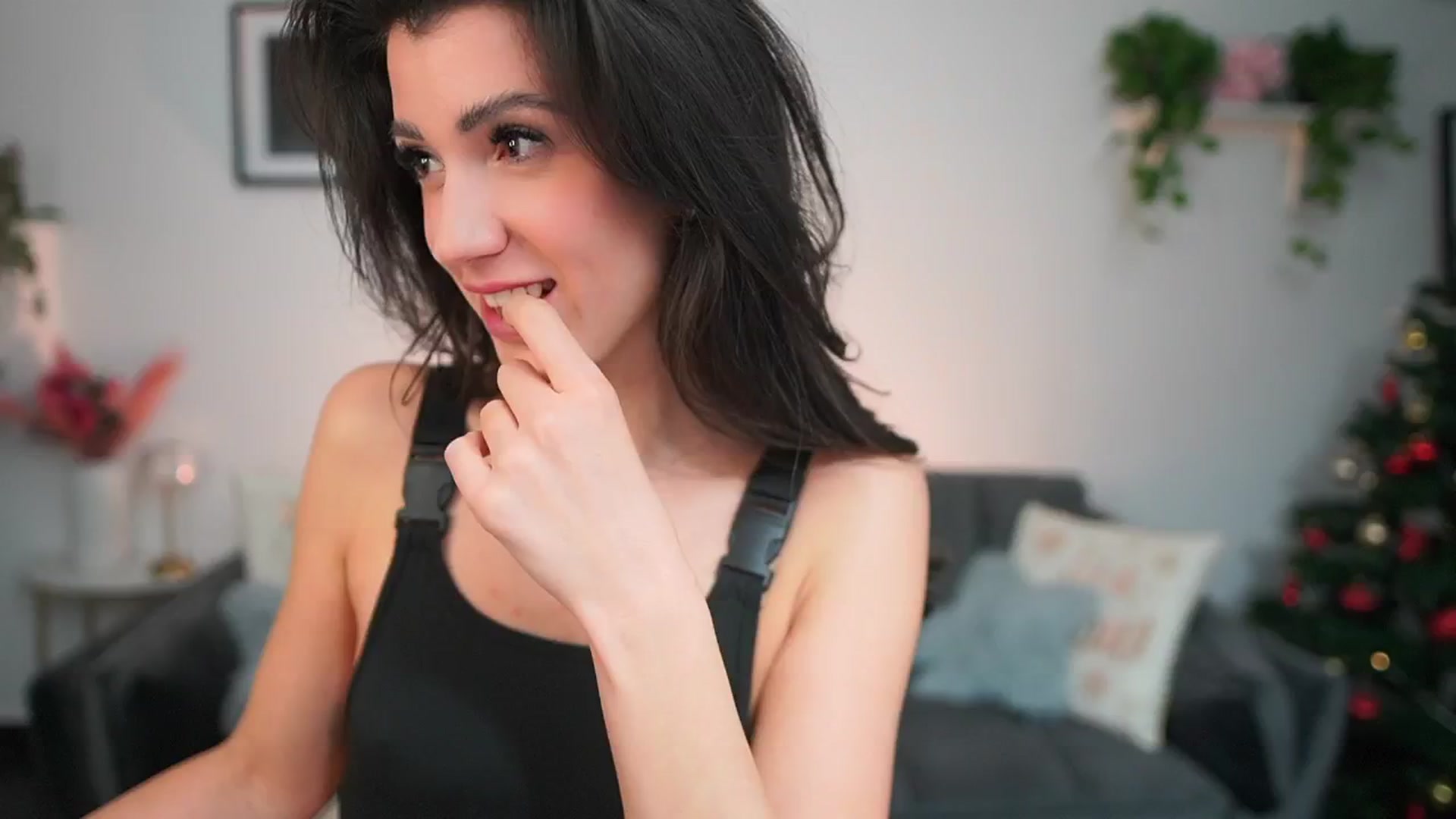 Gallery image thumbnail from Tru_Kait's myfreecams stream on, 12/12/2025, 18:31 image 12 of 20