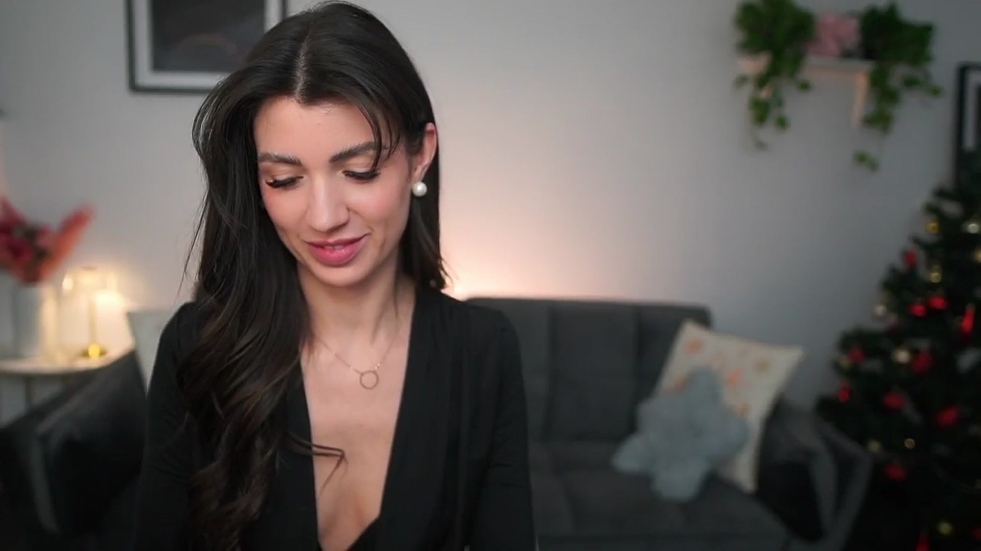 Gallery image thumbnail from Tru_Kait's myfreecams stream on, 12/21/2025, 18:22 image 18 of 20