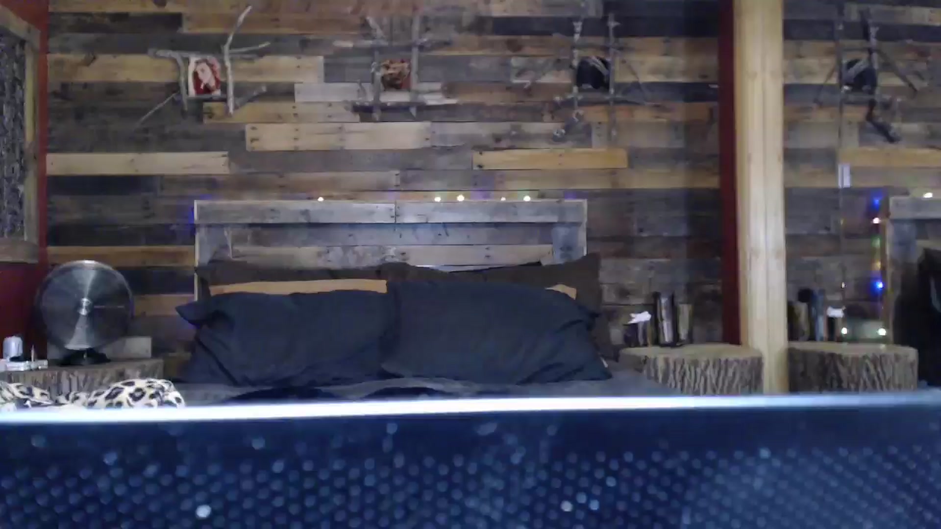 Gallery image thumbnail from TrueHalo's myfreecams stream on, 05/17/2025, 19:32 image 3 of 20