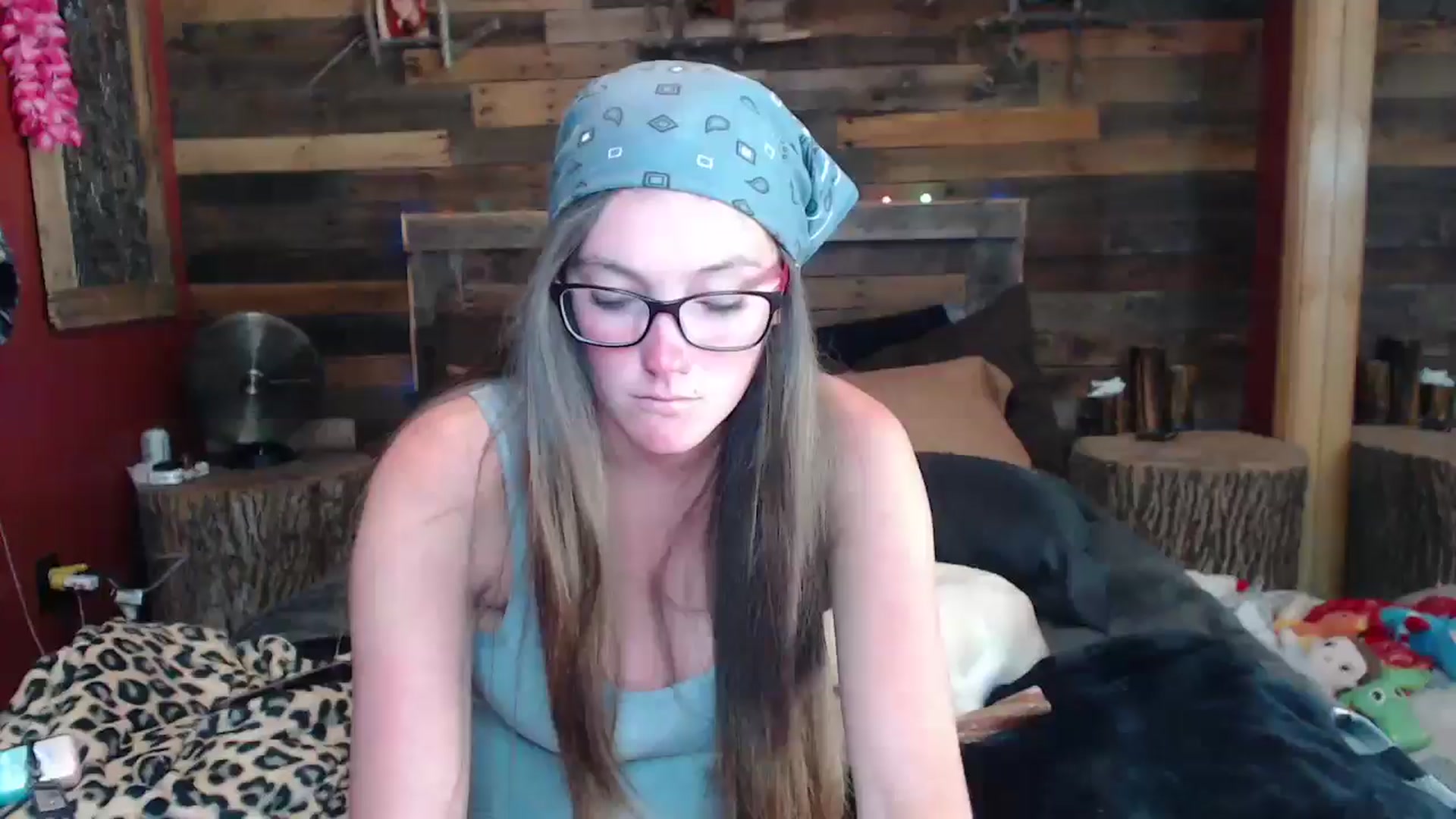 Gallery image thumbnail from TrueHalo's myfreecams stream on, 05/17/2025, 19:32 image 16 of 20