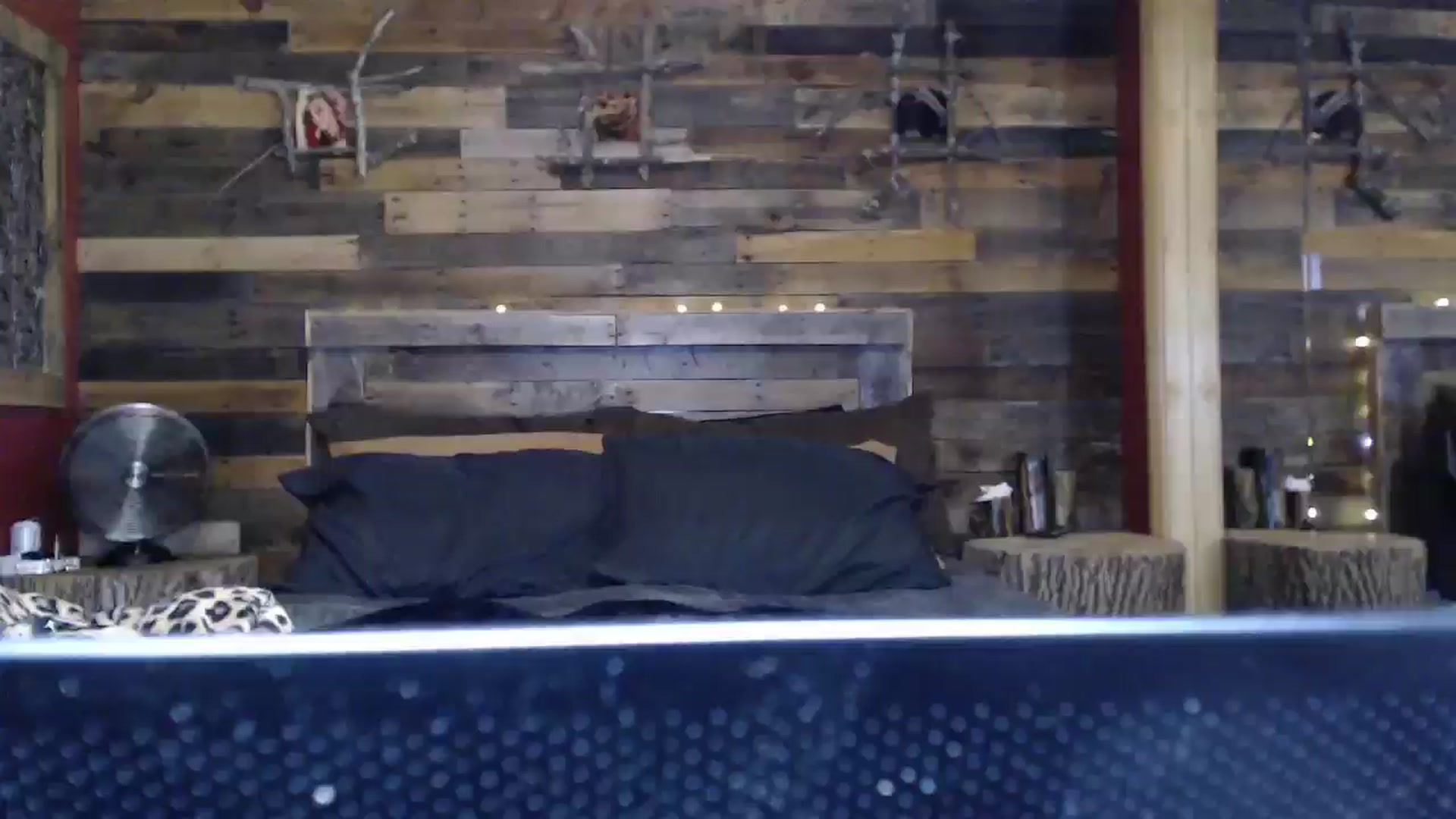 Gallery image thumbnail from TrueHalo's myfreecams stream on, 05/17/2025, 19:32 image 1 of 20
